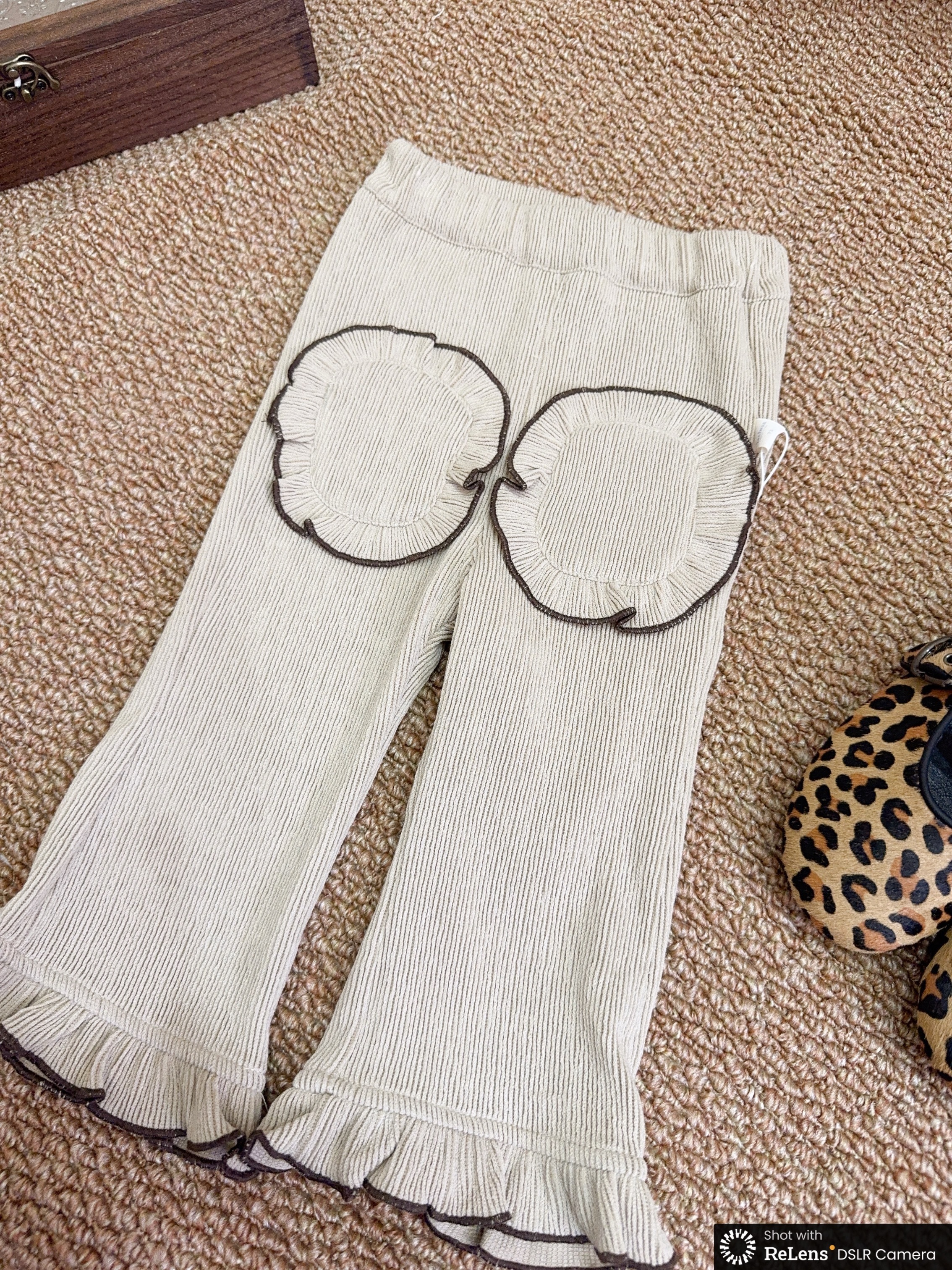 j6225造型坑紋褲d36