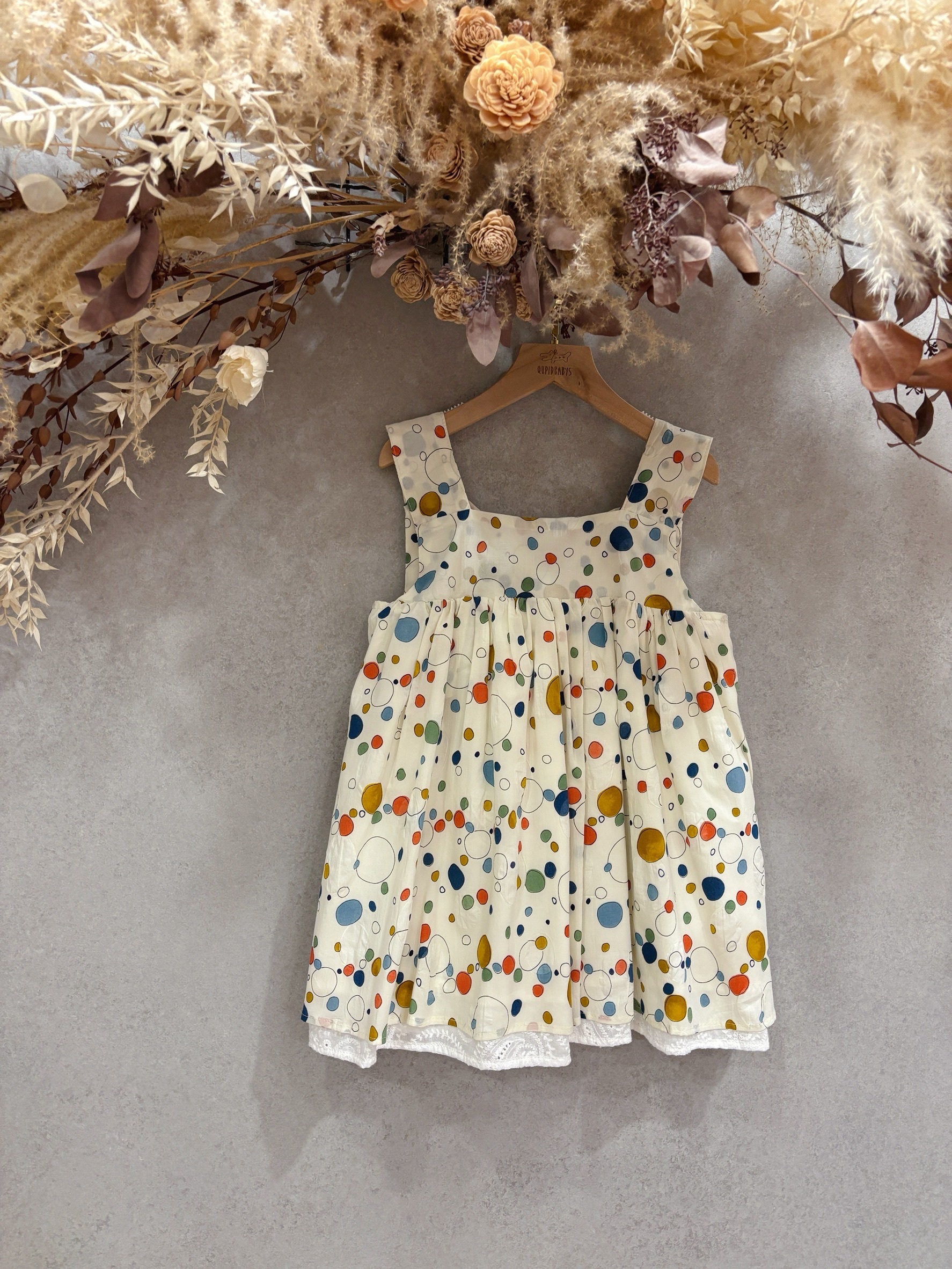 彩點 方領蕾絲洋裝（120）