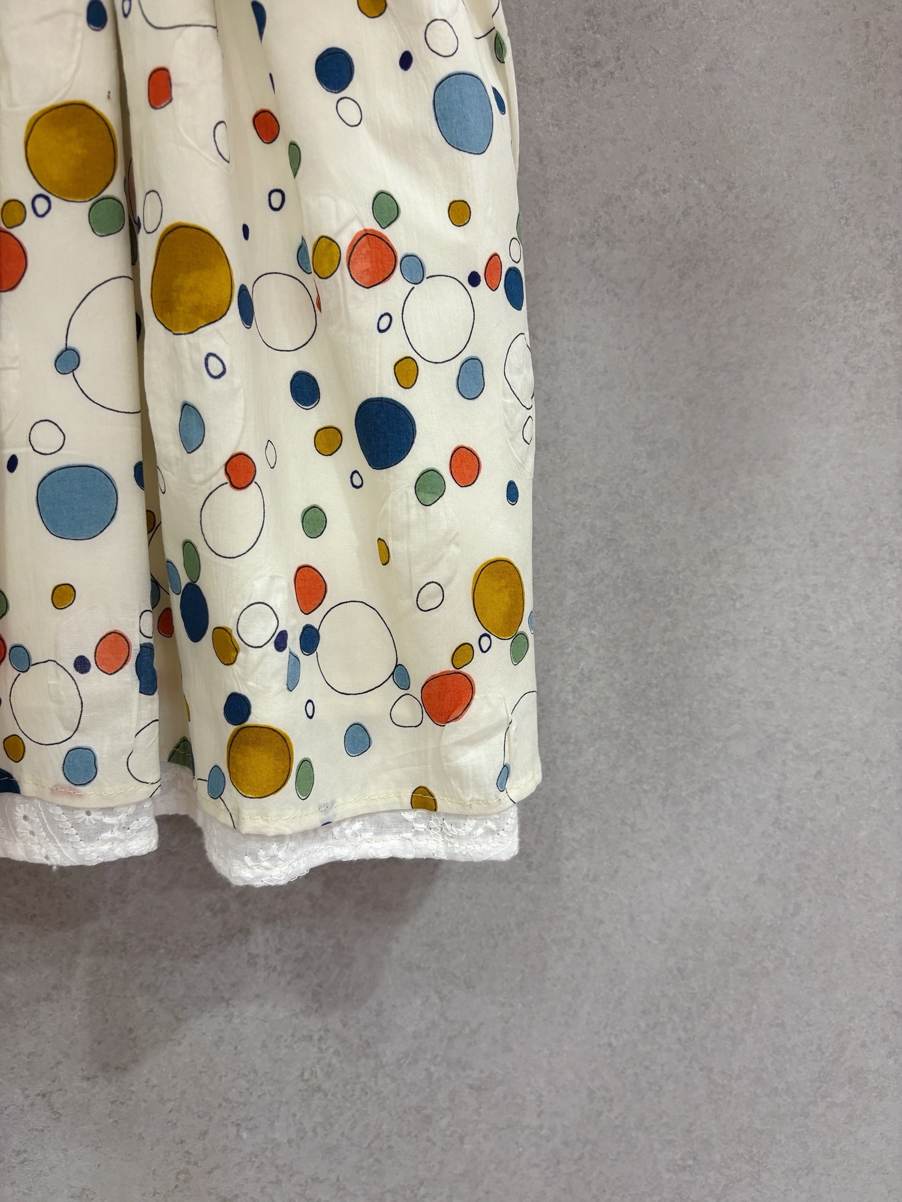 彩點 方領蕾絲洋裝（120）