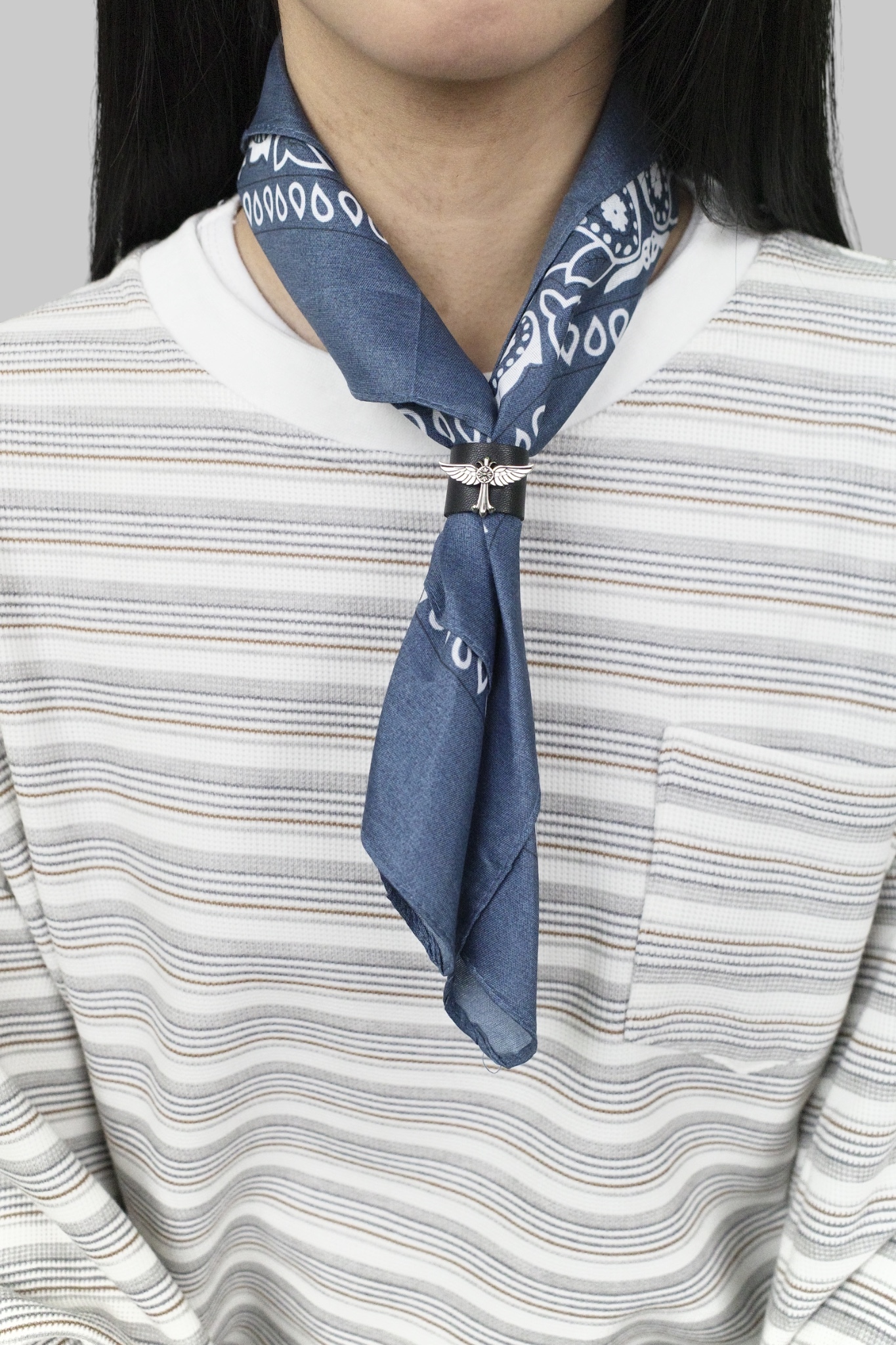 『Always_Good』立體花紋 皮革 方巾扣