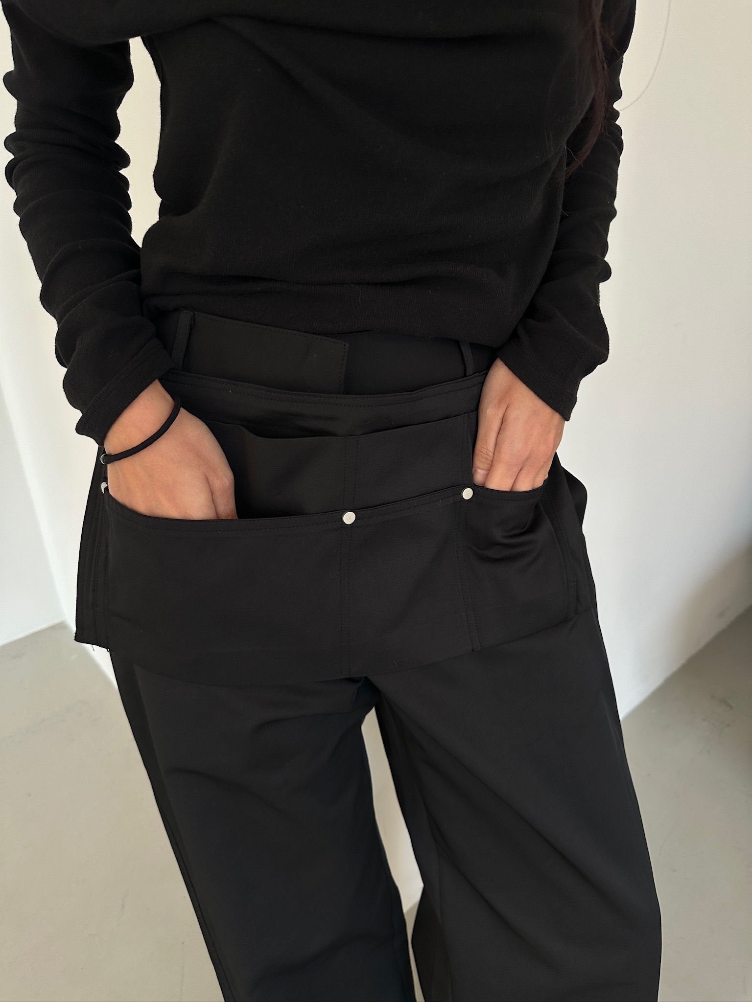 Straight cut trousers with Worker belt