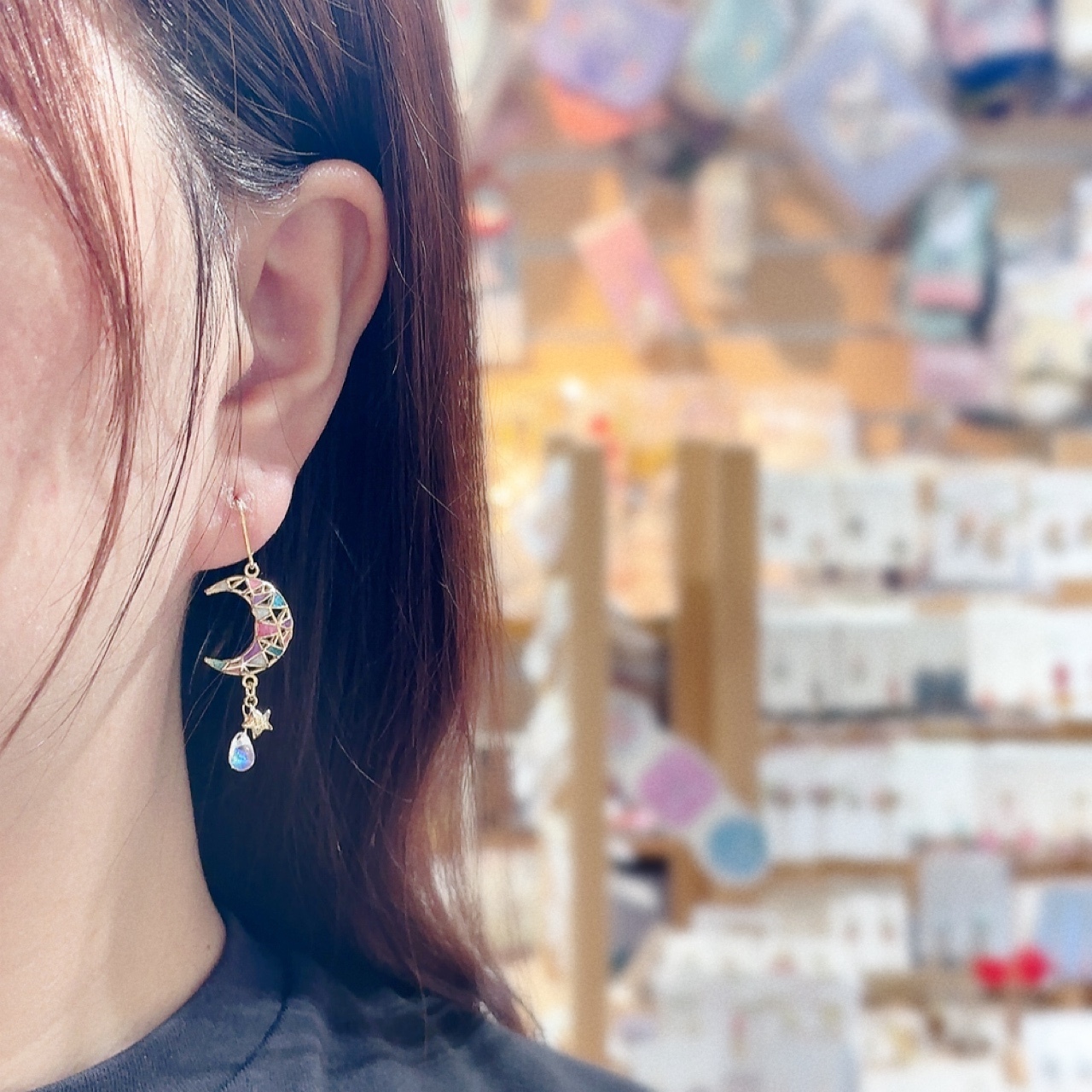 月亮玻璃片耳環