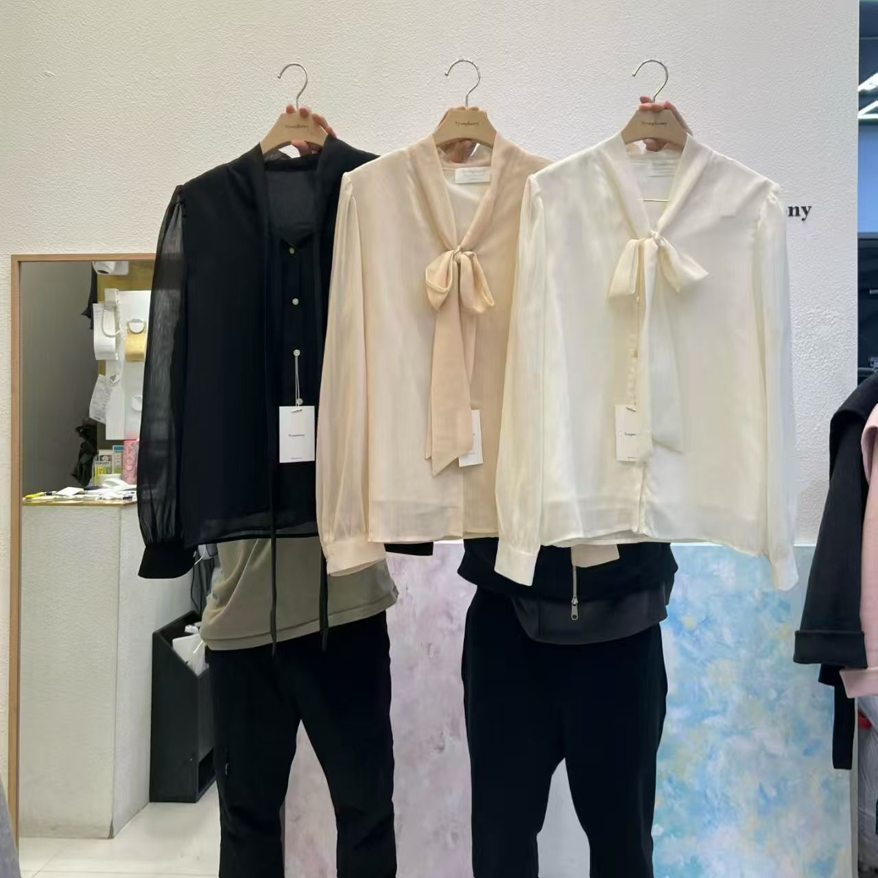 SY5138 蝴蝶綁帶透視手袖排扣上衣