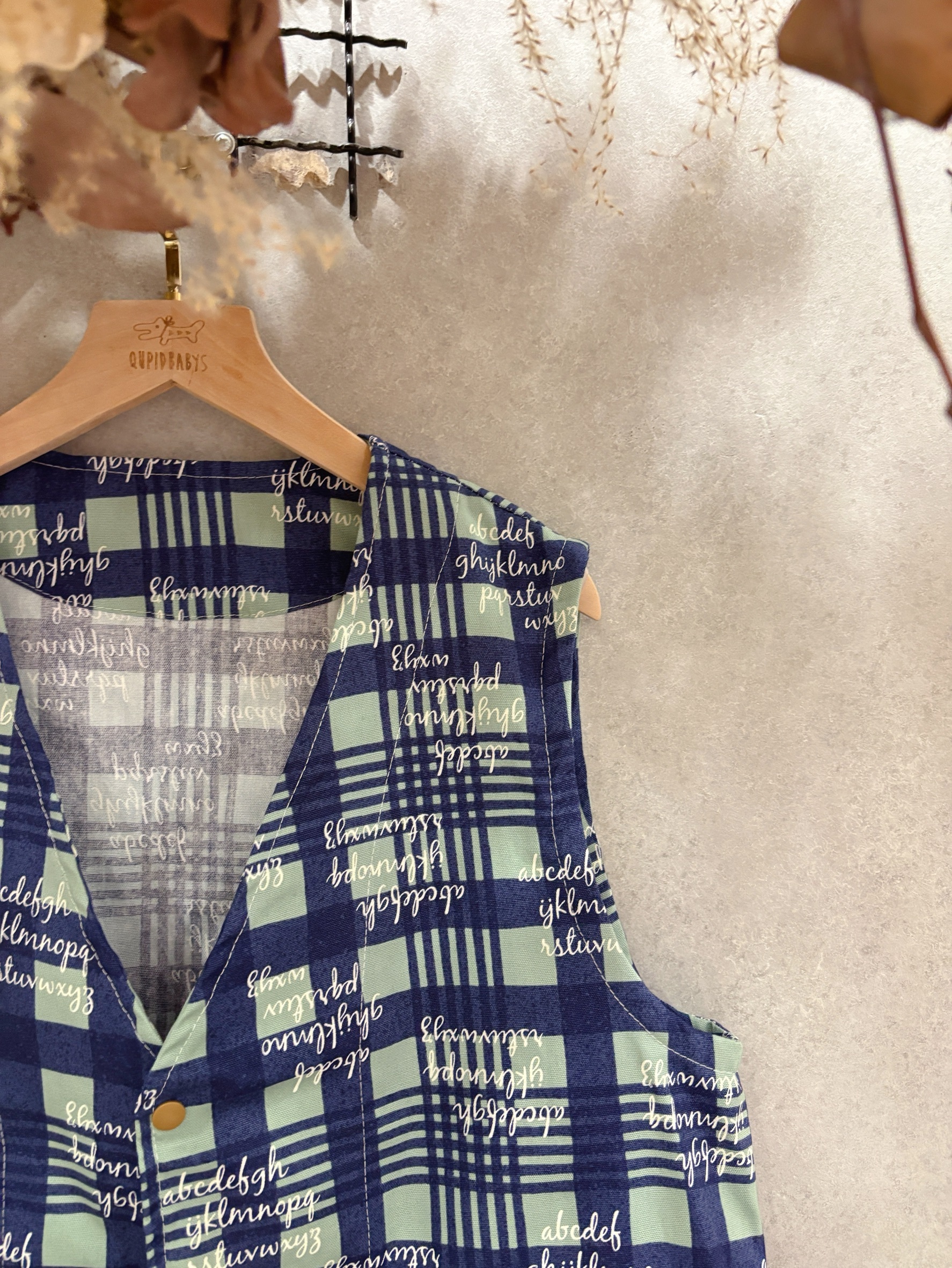 藍綠英文格 媽咪復古長背心