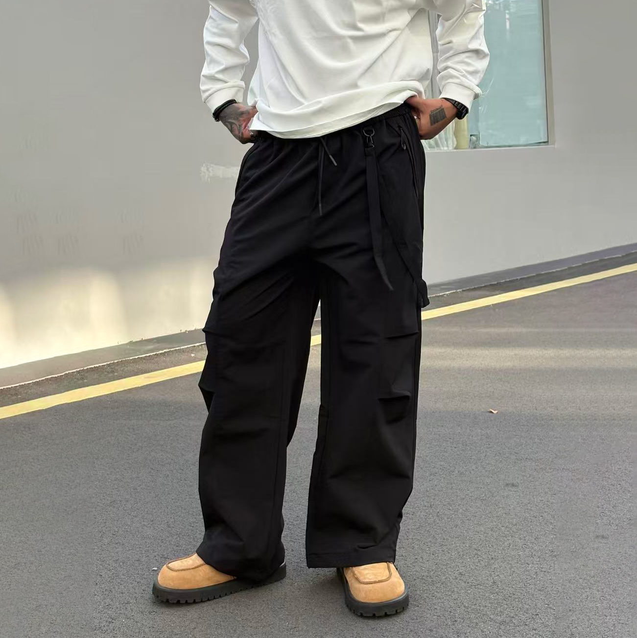 XCTRL 掛繩斜剪裁工裝長褲-黑