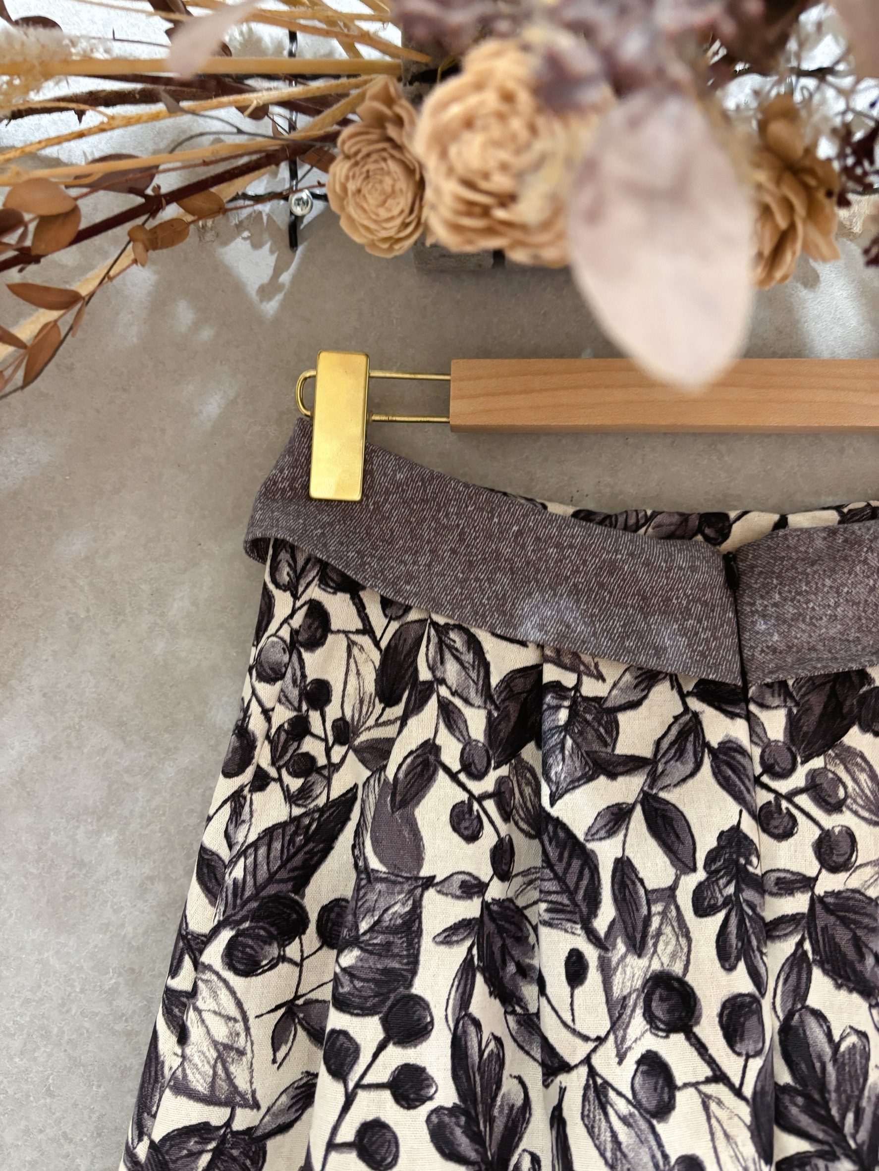 素描樹葉 媽咪翻摺長裙（S）