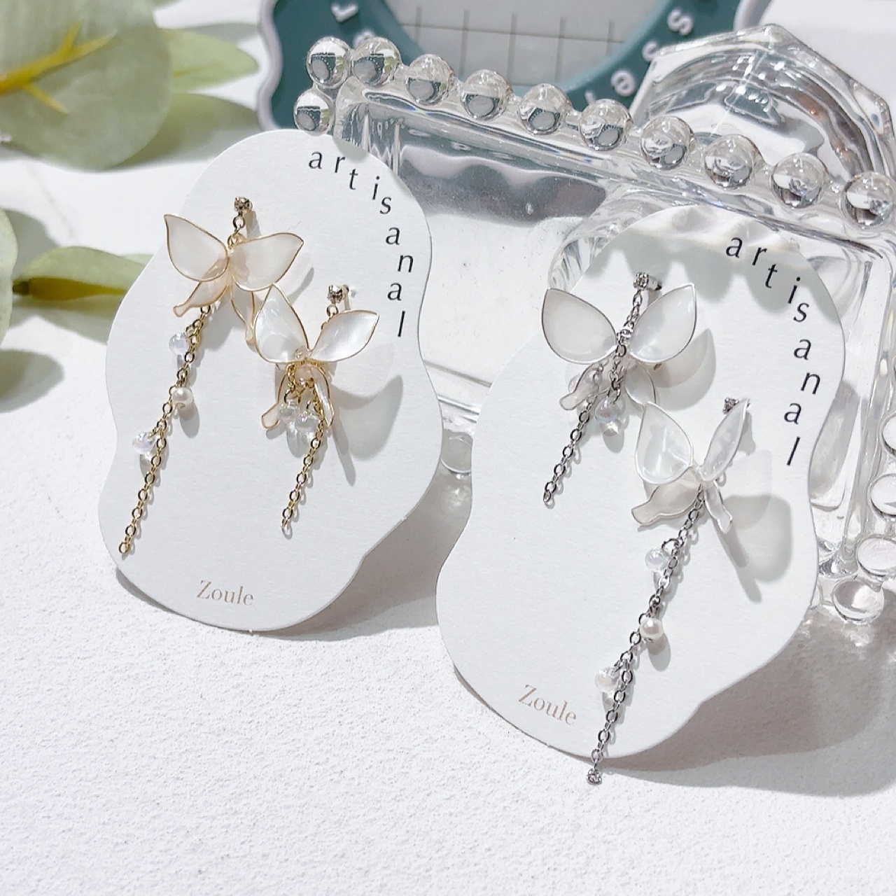 透明感蝴蝶耳環