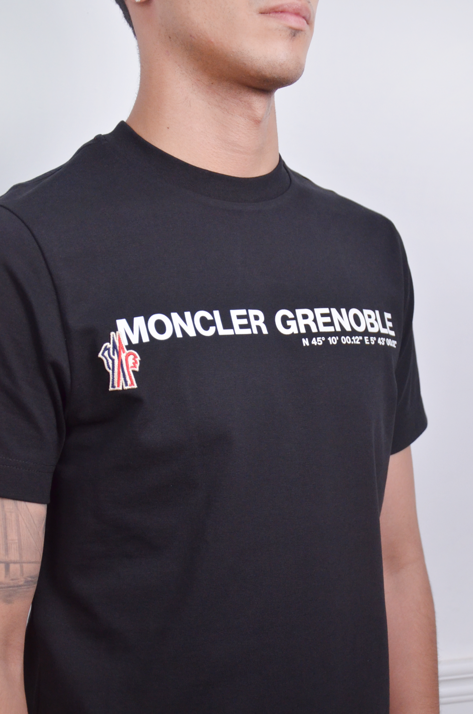 Moncler Grenoble 大LOGO印花短袖【K20978 C0000189AW1】