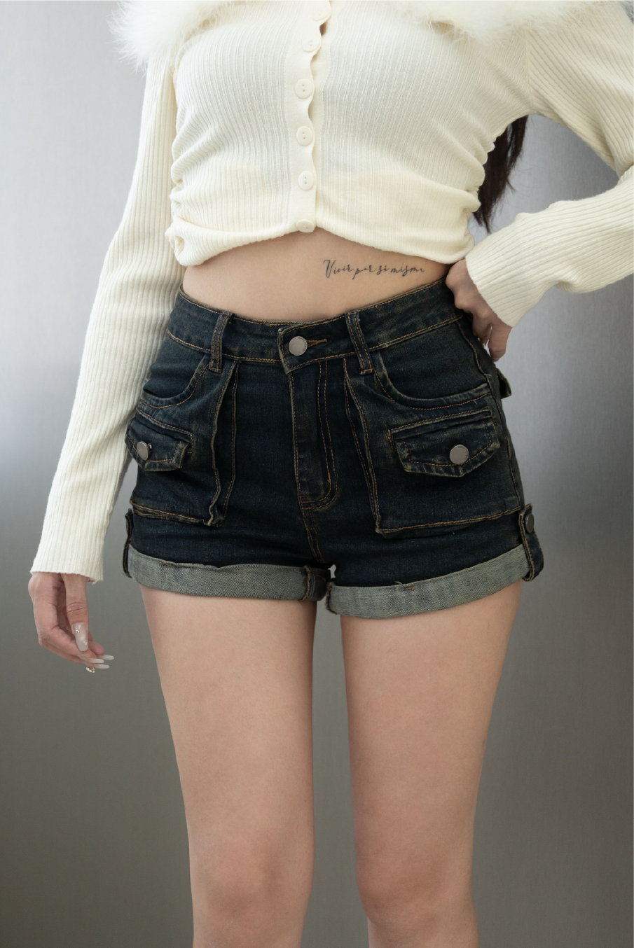 反褶工裝牛仔短褲