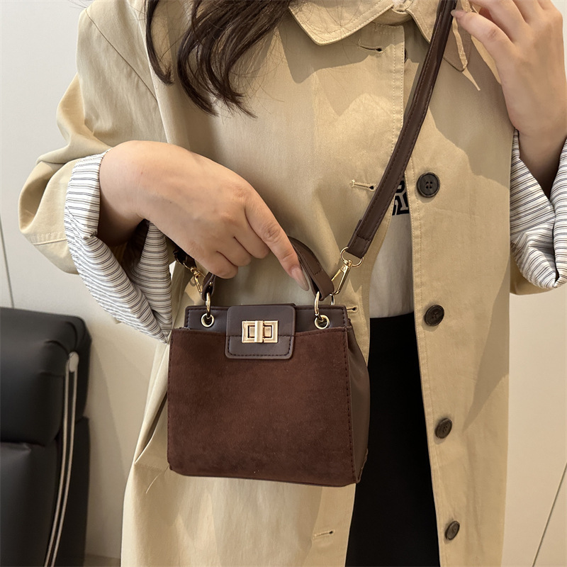 Elegant Velvet Large Capacity Crossbody Tote Bag