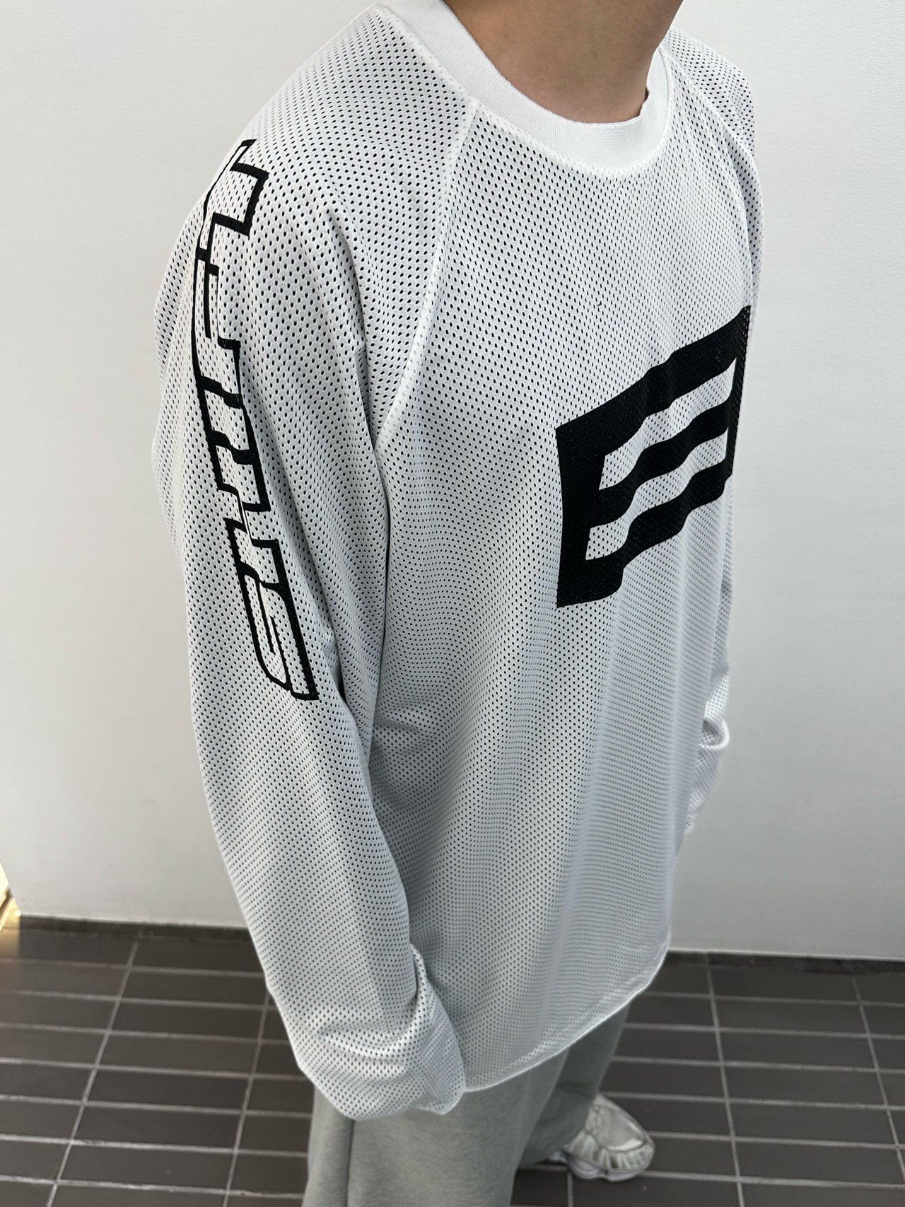 網紋英文字圖案長袖衫 WD-198T