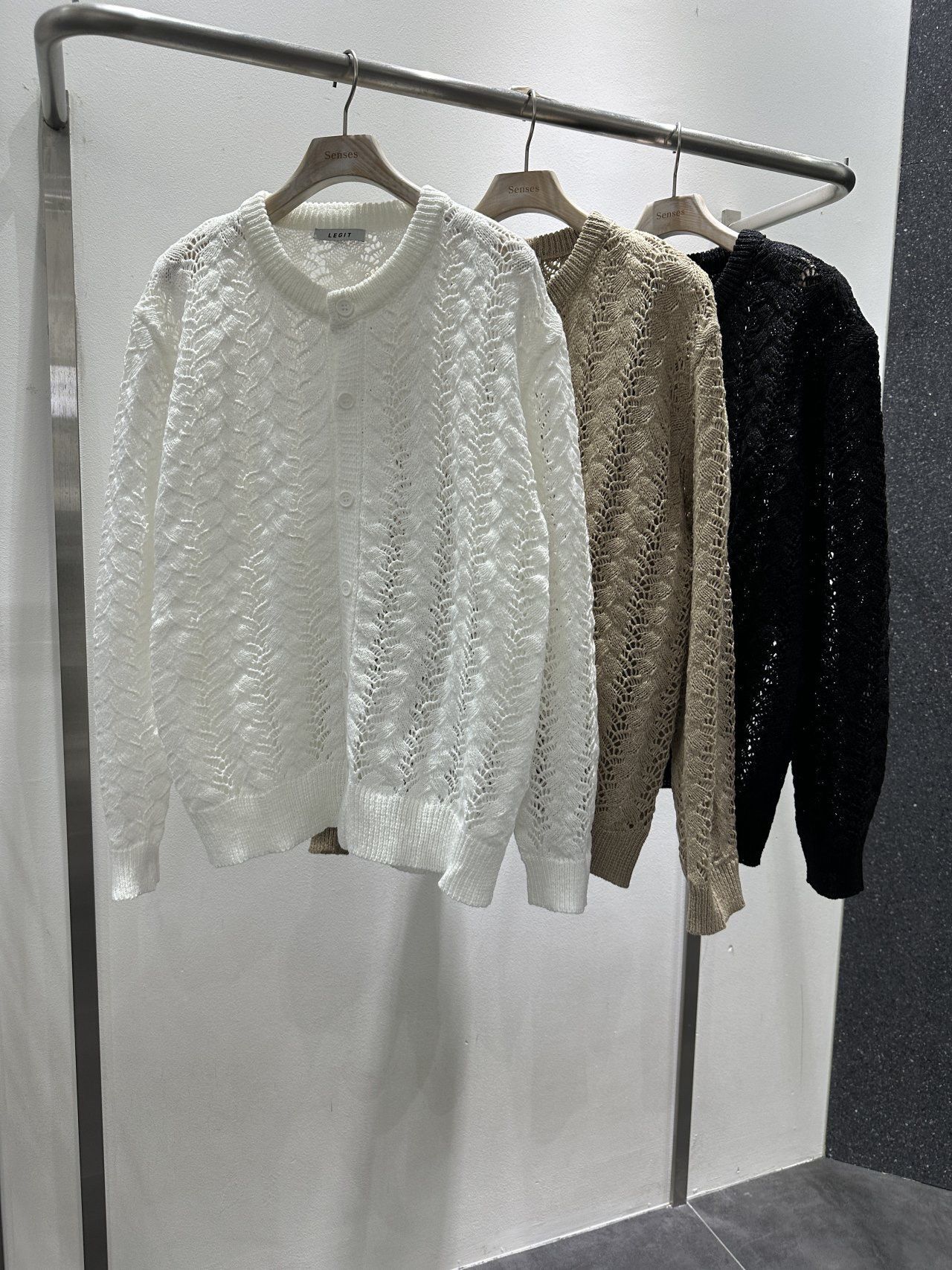 淨色通花開胸針織外套 LEGIT-066JK