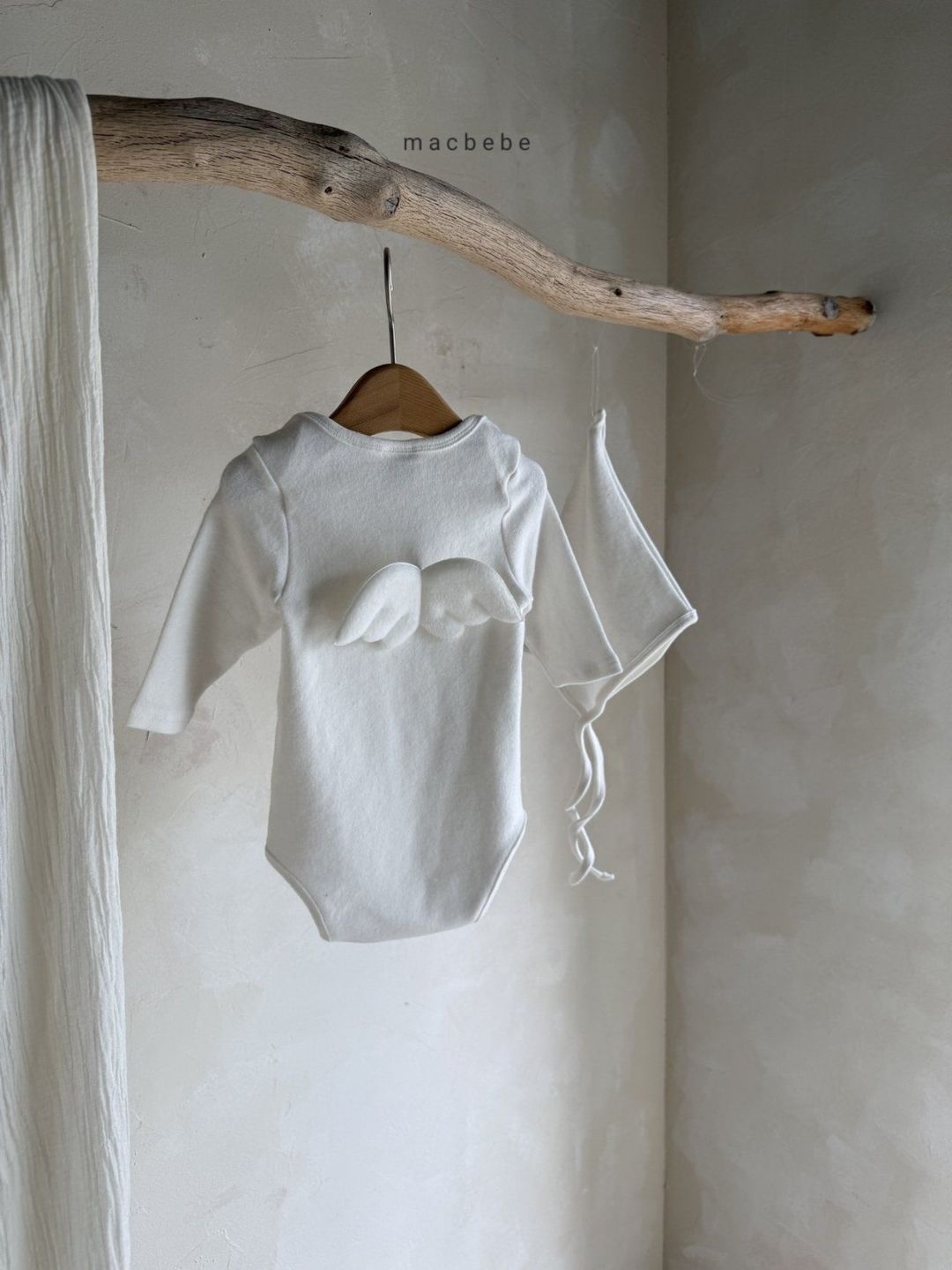 Macbebe Angel Wings Suit (With Bonnet)