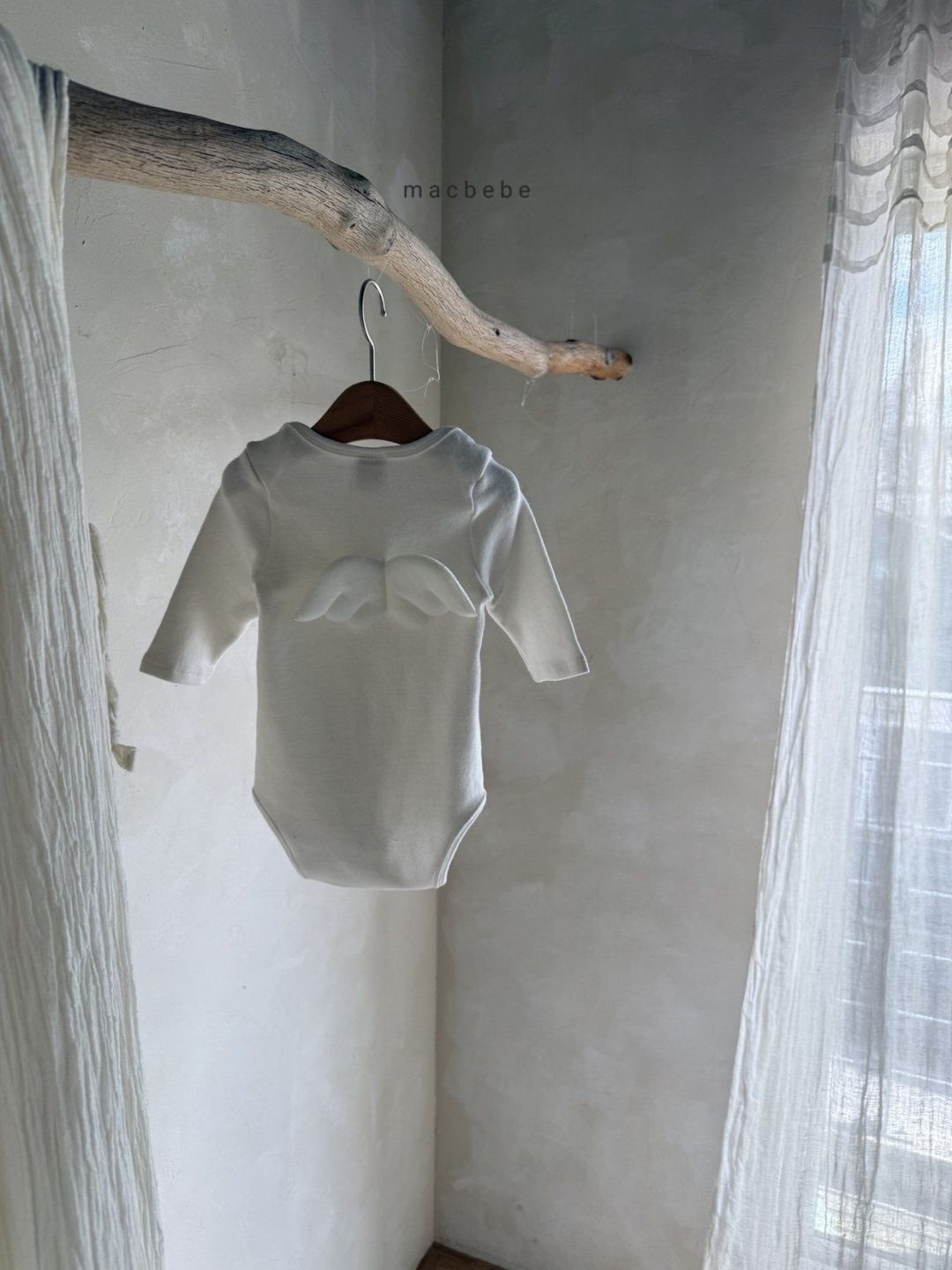 Macbebe Angel Wings Suit (With Bonnet)