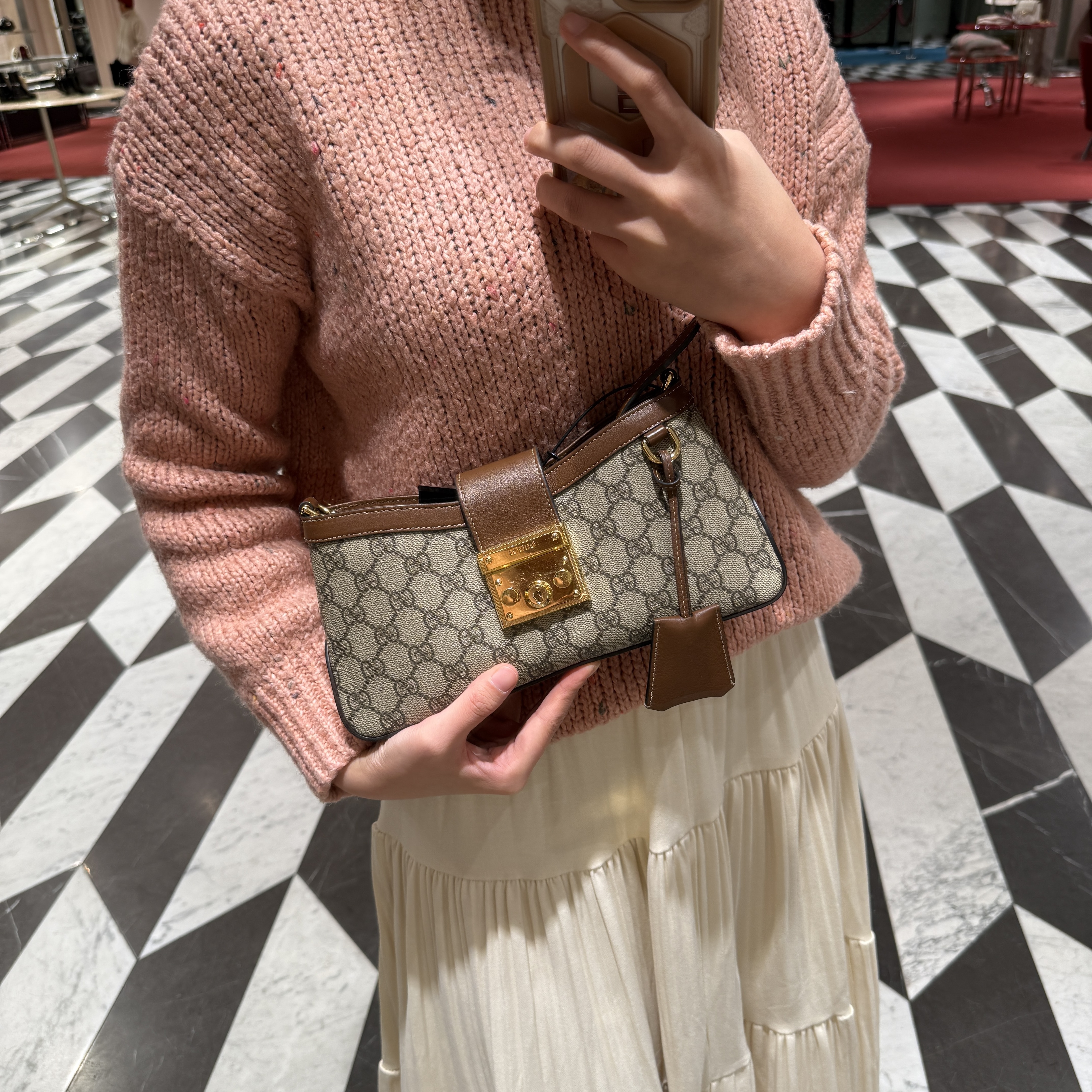 Gucci GG supreme Padlock Samll Shoulder Bag Tan 811705