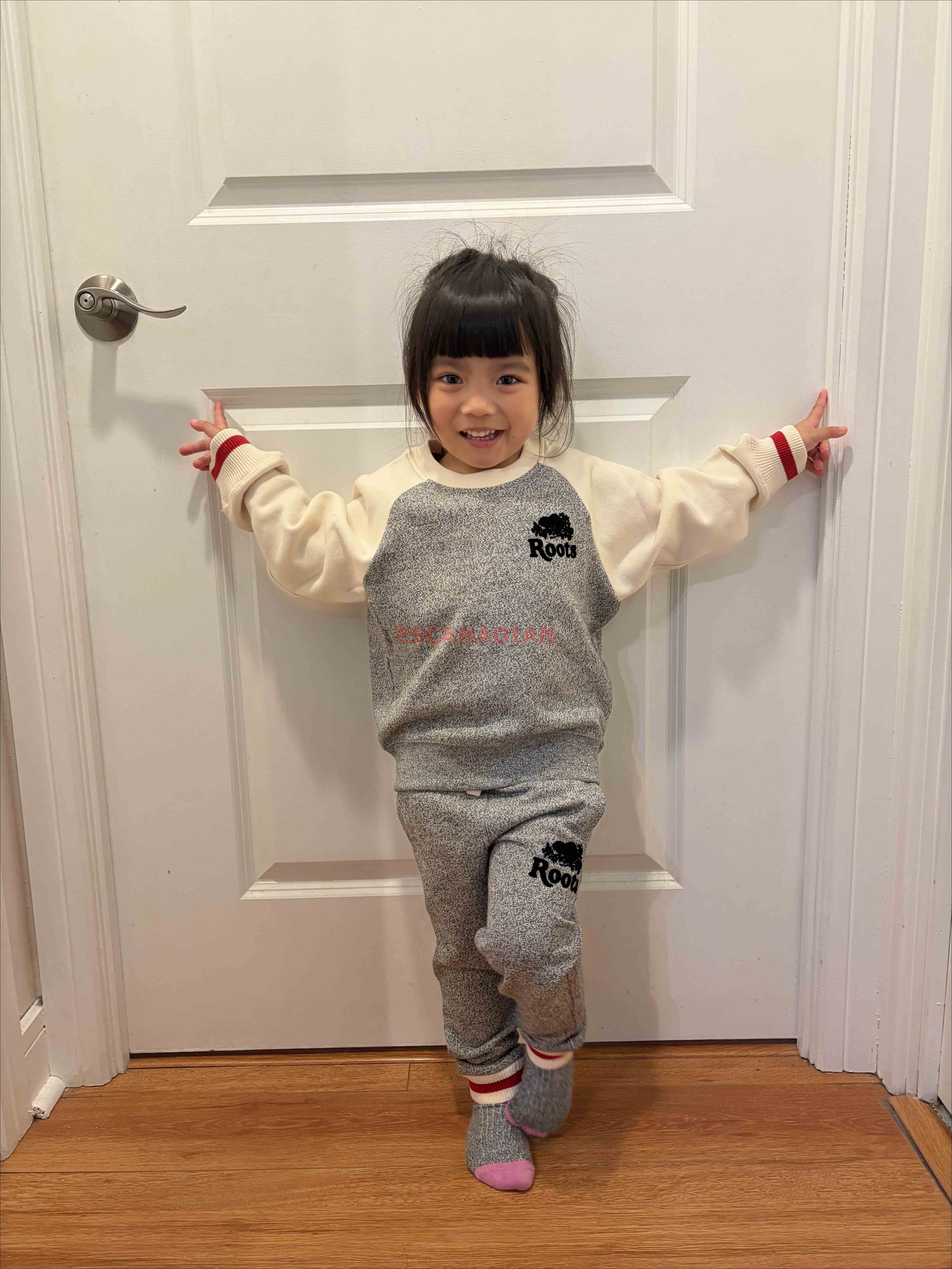 ROOTS 小童/Baby 小木屋系列 棒球袖設計 刷毛 大學TEE