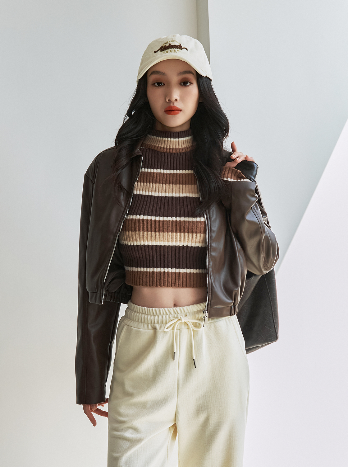 短版翻領皮革外套