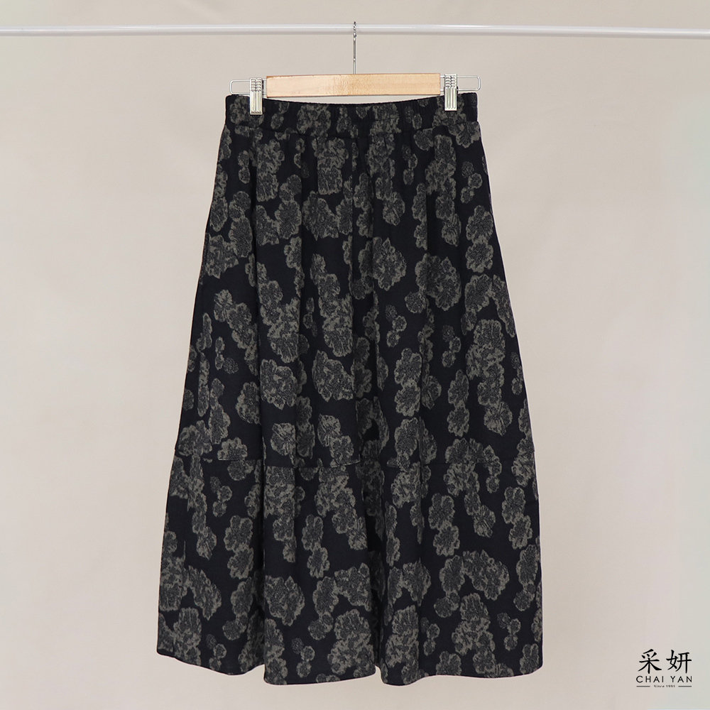 微絨花朵刺繡鬆緊腰A字長裙