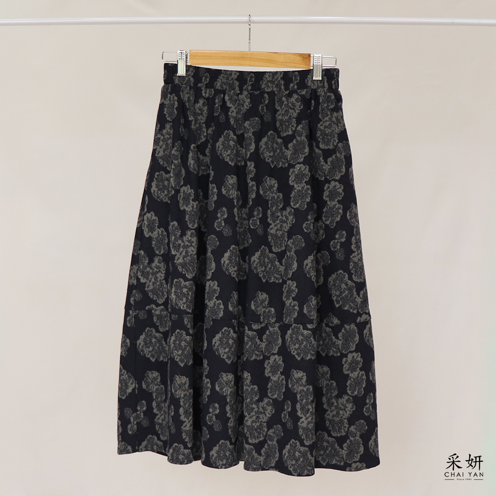 微絨花朵刺繡鬆緊腰A字長裙