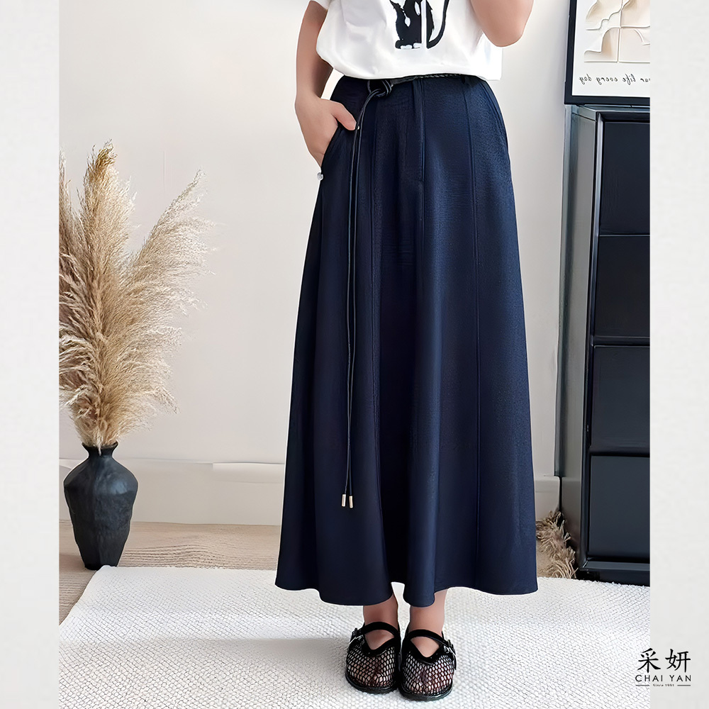 口袋小綴飾後腰鬆緊牛仔A字長裙