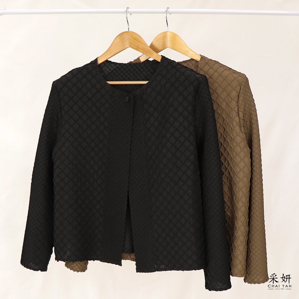 菱形壓褶花紋圓領長袖外套