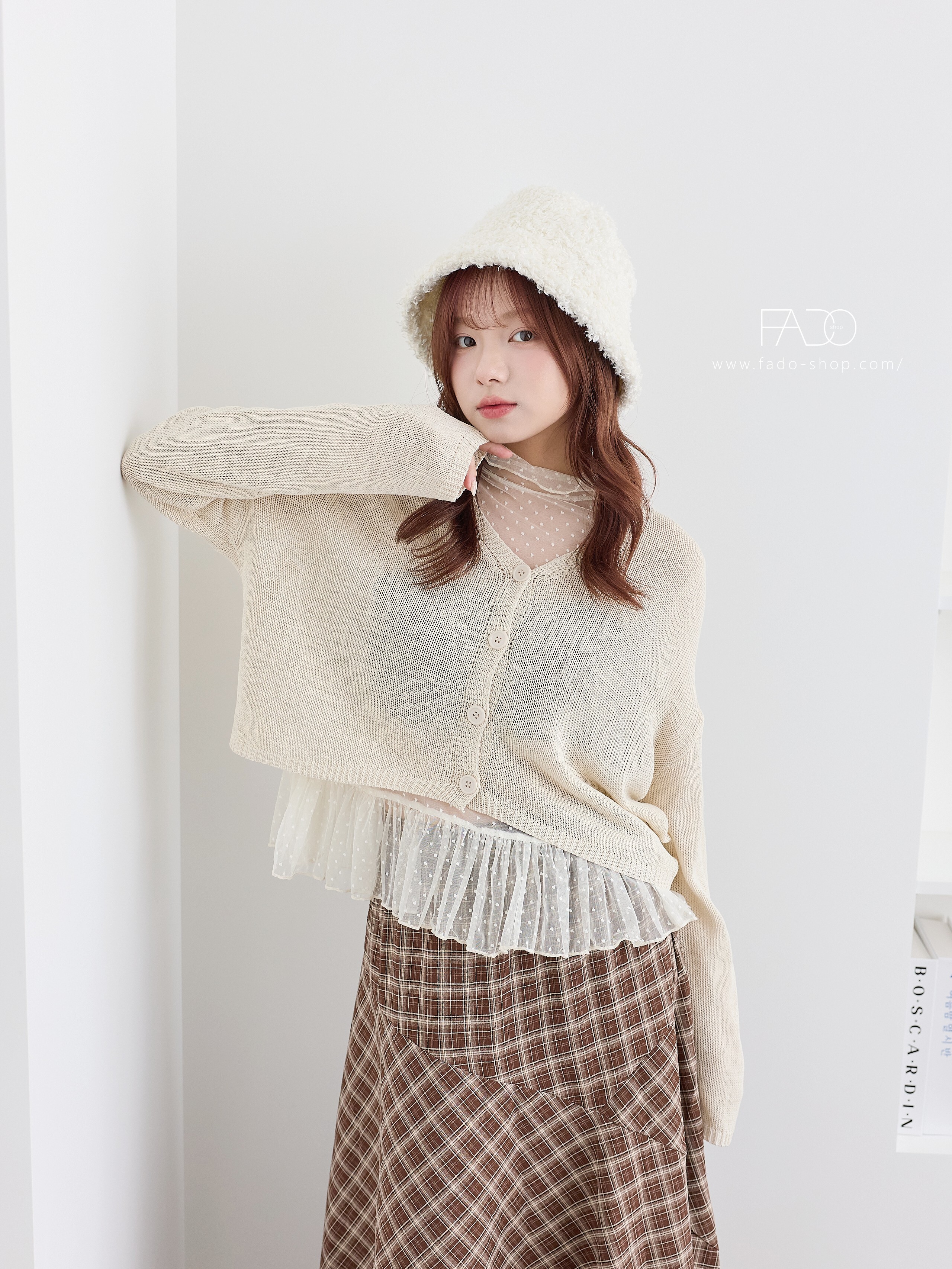 法朵Fado shop｜ 韓系溫柔感V領排釦薄針織小外套 8124004 五色