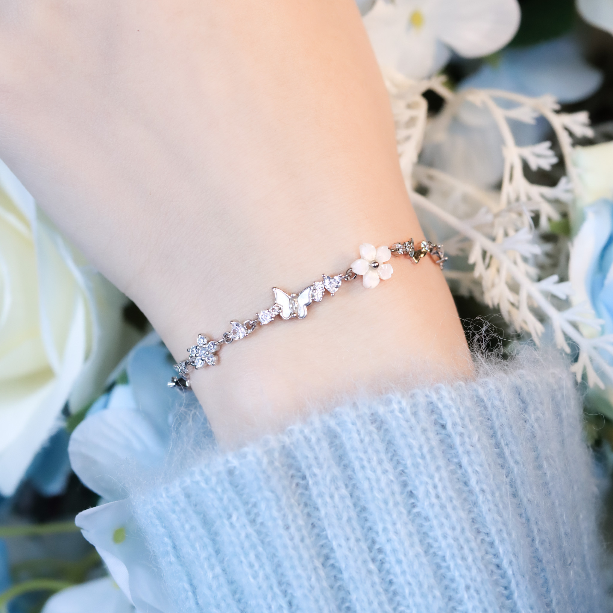 | 925純銀・厚鍍白金 | 純白蝶趣手鏈 | BR1425 |