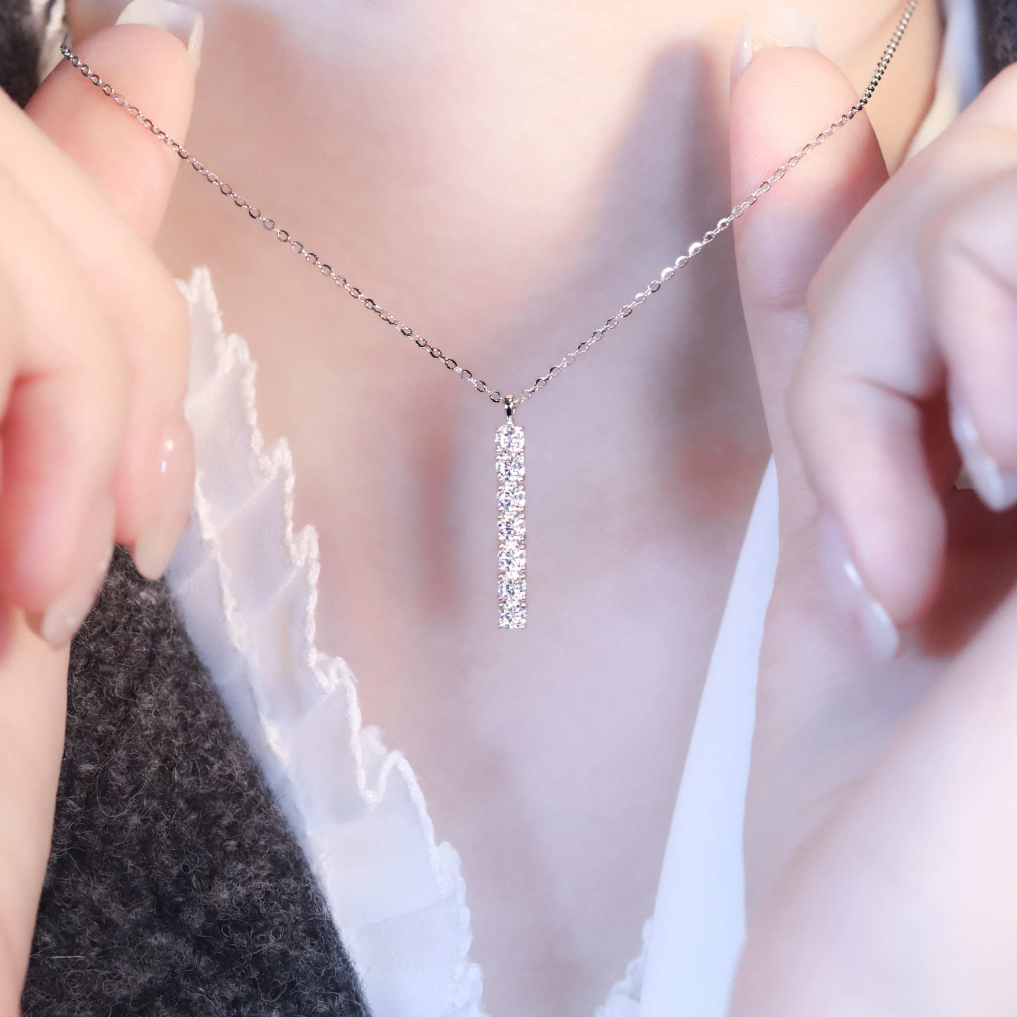 | 925純銀・厚鍍白金・莫桑石 | 鑽光專一項鍊 | NE1521 |