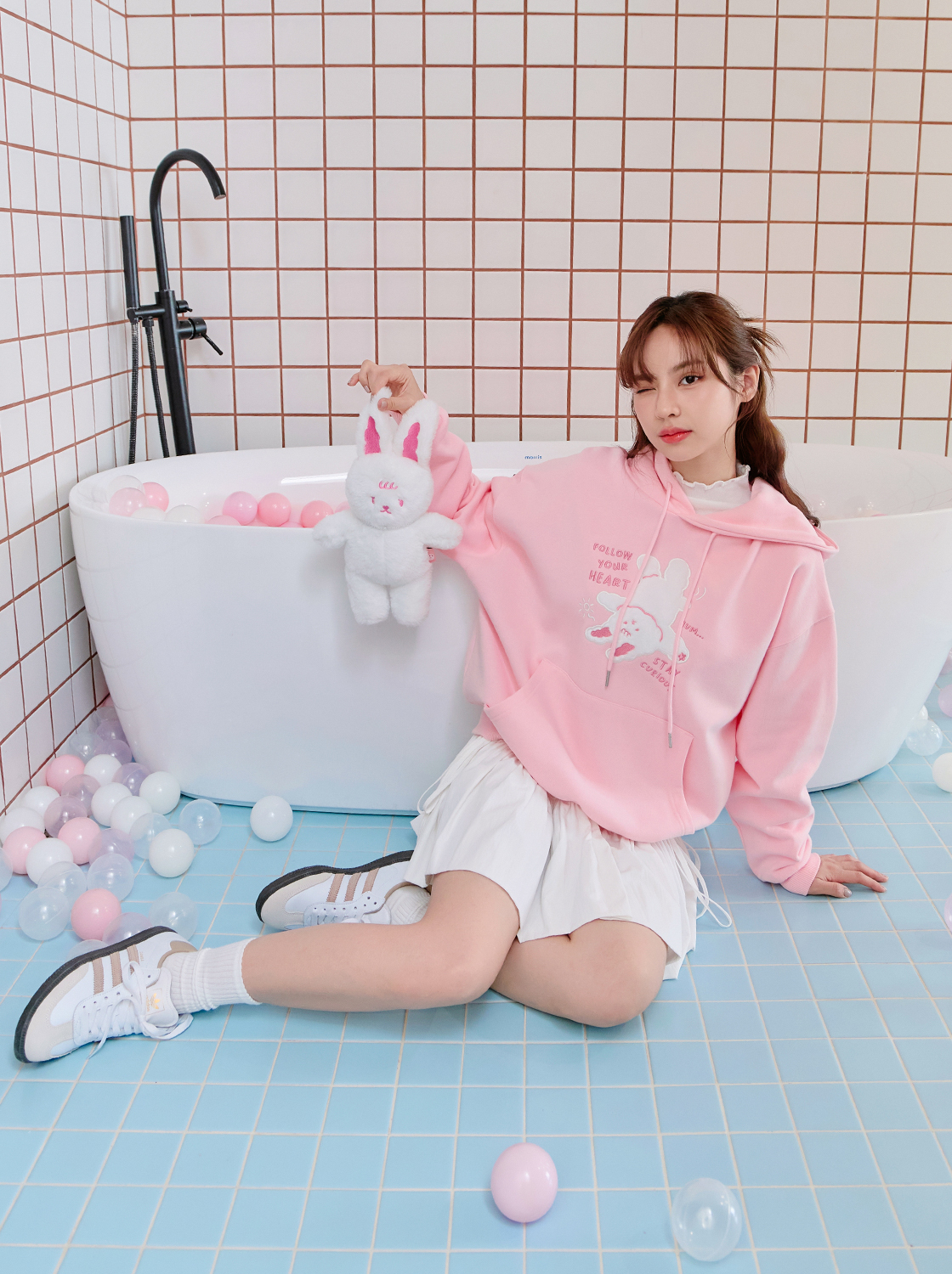 軟軟兔日常貼布繡帽T