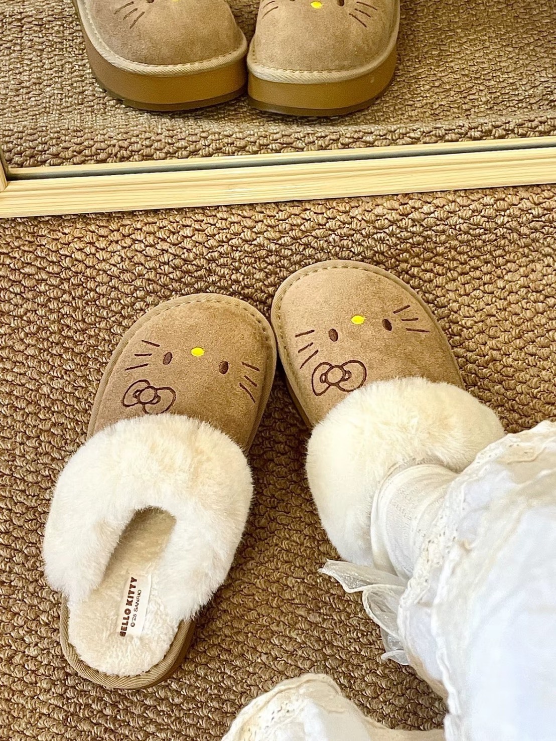 SANRIO x HELLO KITTY 聯名款 毛絨棉 拖鞋