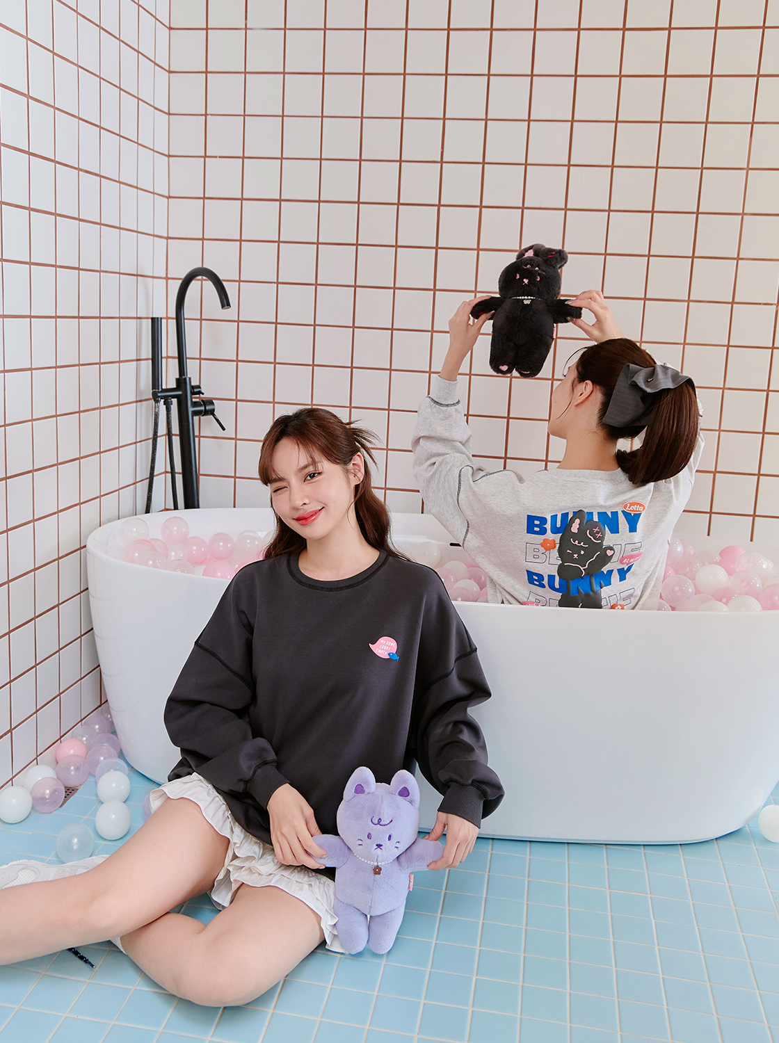 【第二件5折】軟軟兔發泡背後大圖T恤