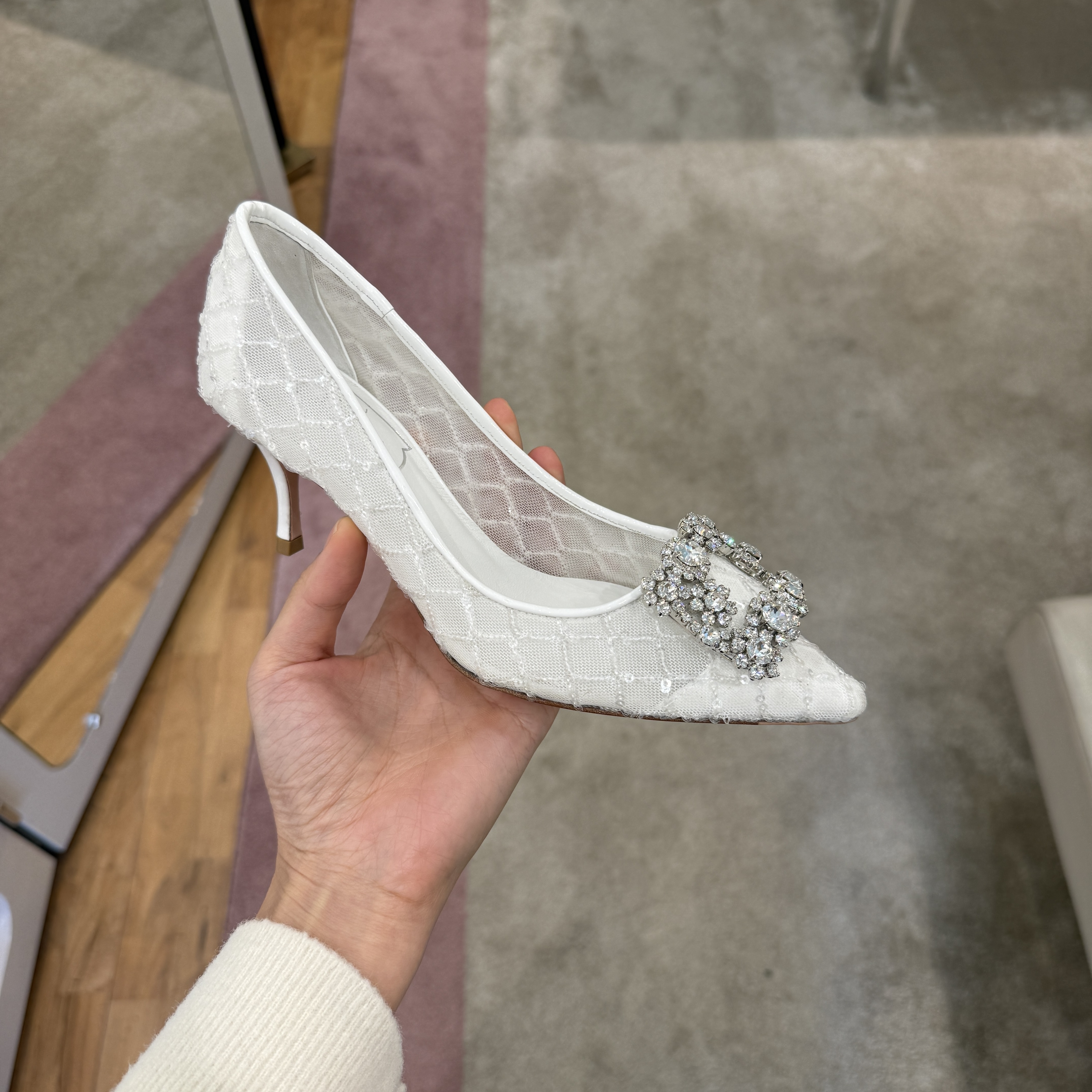 Roger Vivier RV Flower strass buckle lace heels White