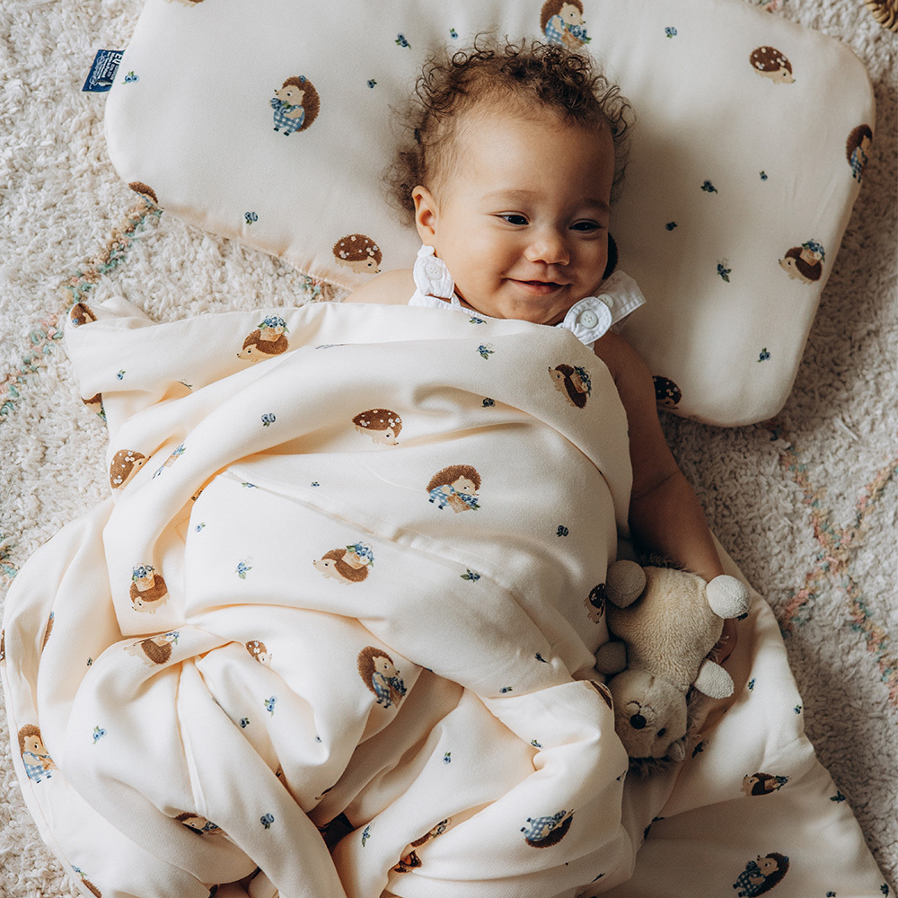 La Millou波蘭 竹纖涼感被(140x110cm)｜抗菌被｜無流蘇簡約質感｜藍莓小刺蝟