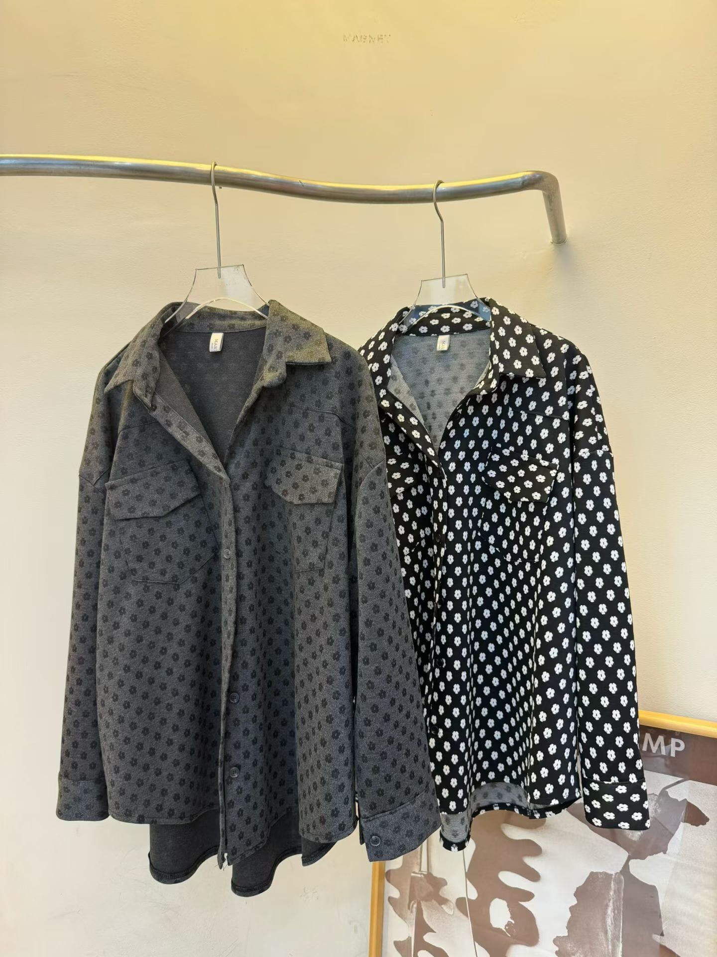 MG5135 滿版小花寬鬆恤衫