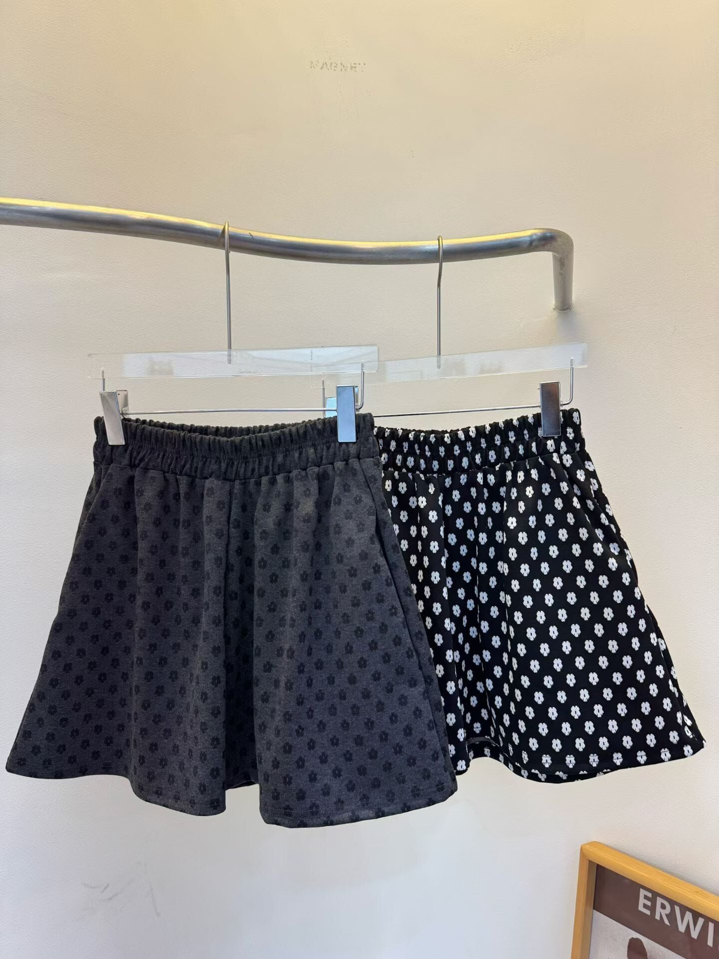 MG5136 滿版小花寬鬆短褲