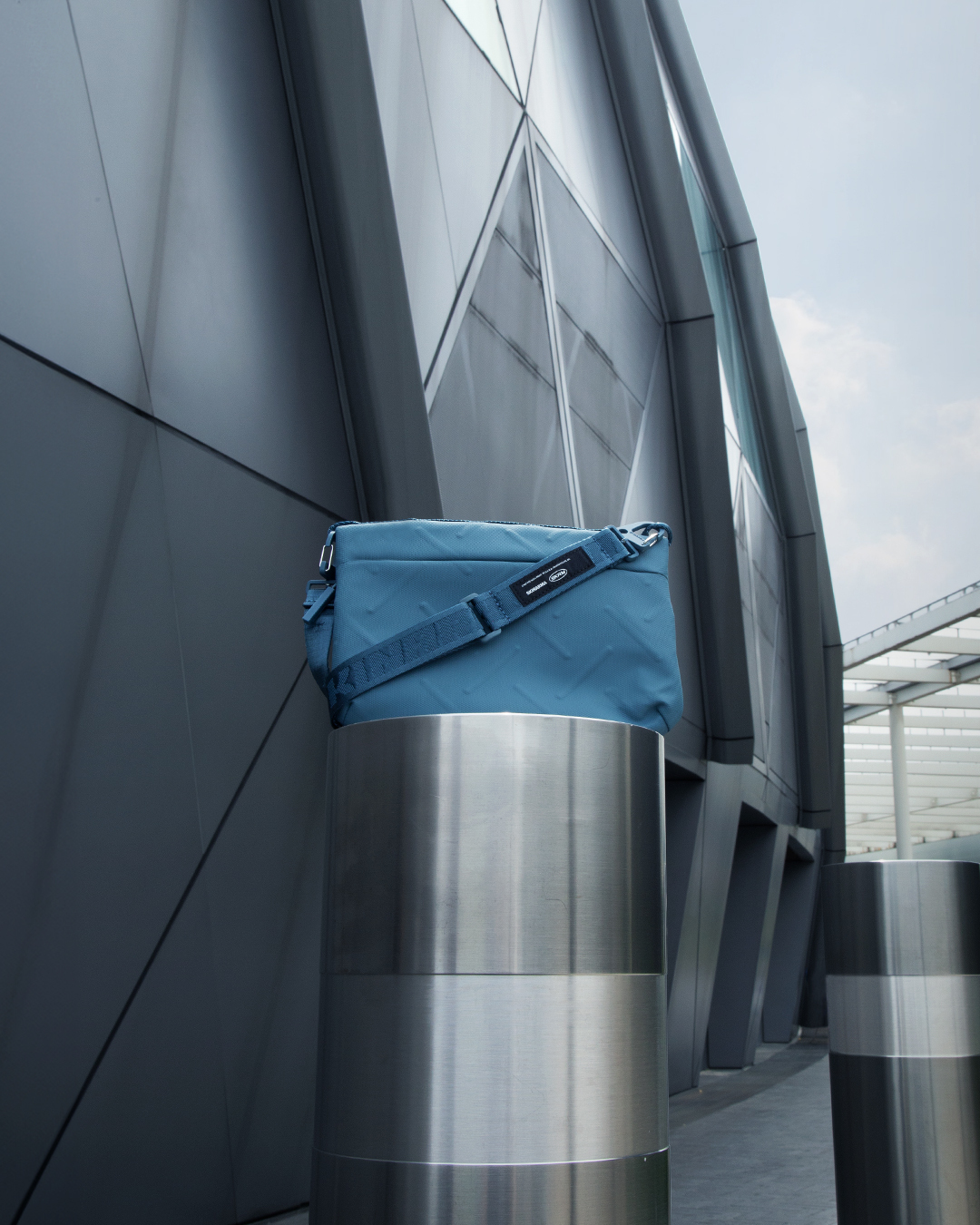 SKINARMA Satchel Juno 防濺水尼龍斜背包