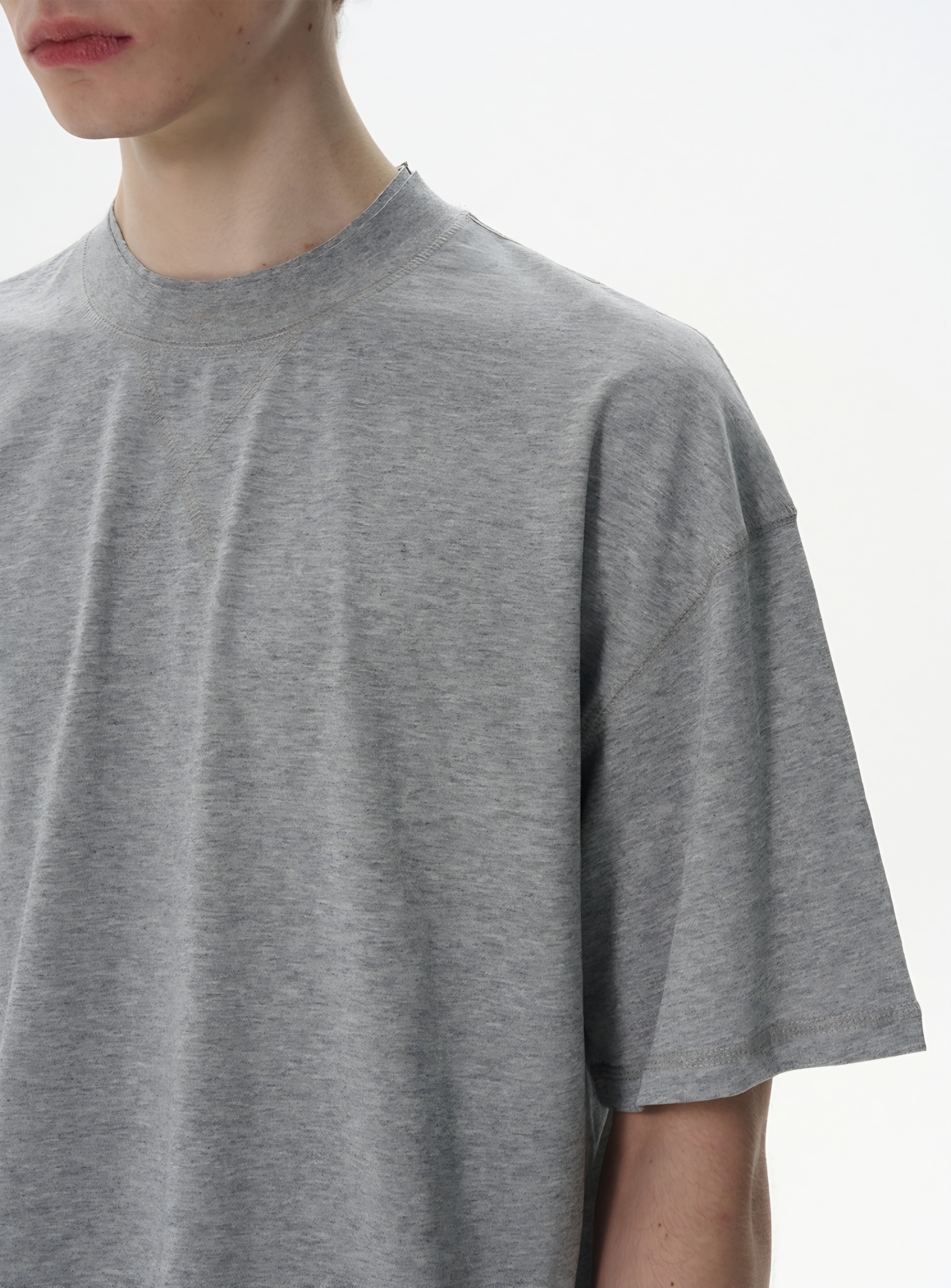 019. Oversized Mock Neck T-shirt