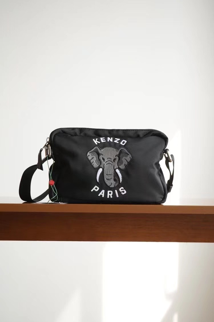 【直播】KENZO LL103172 刺繡圖案斜咩包(E55SA618F21)