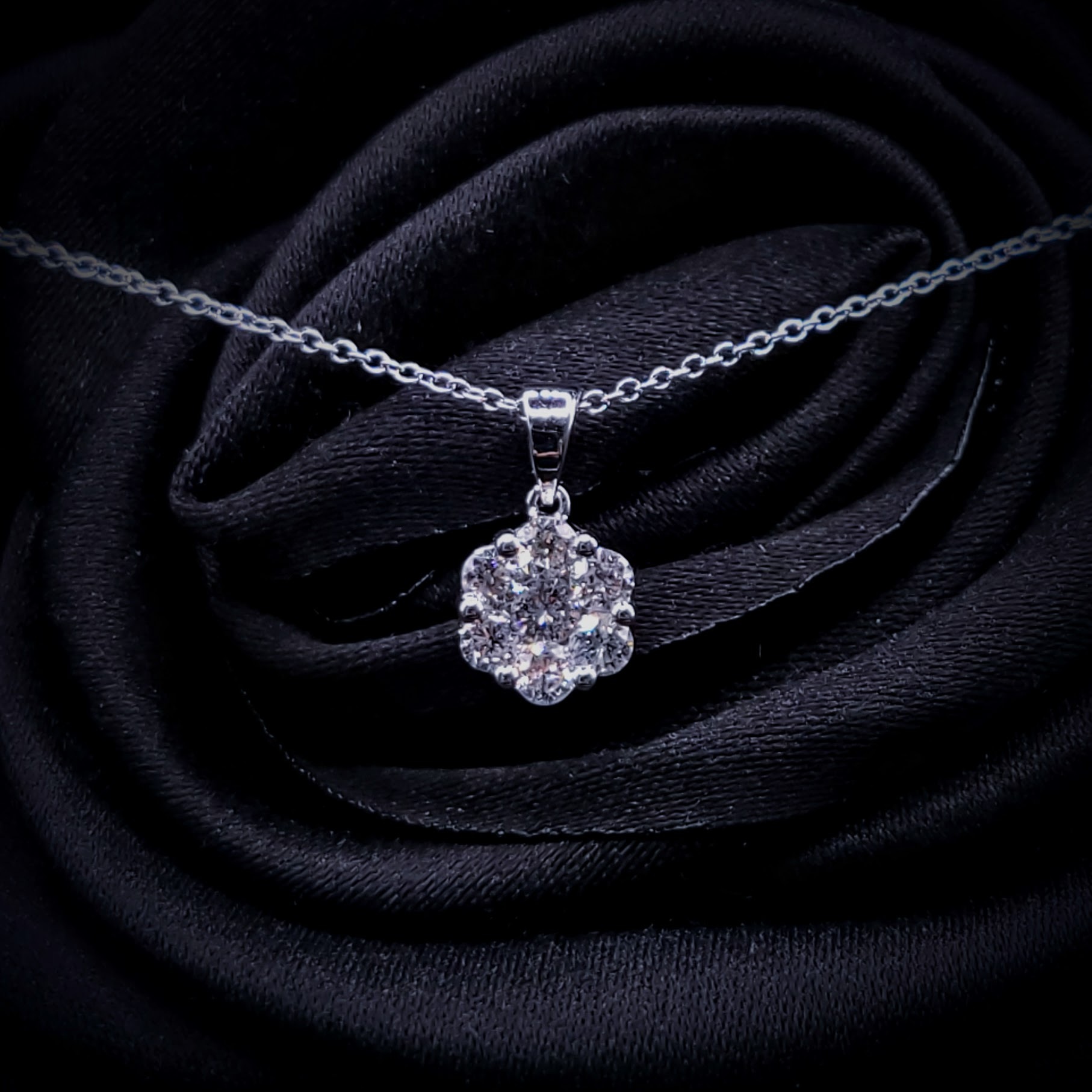 全新18K白金40份鑽石吊墜