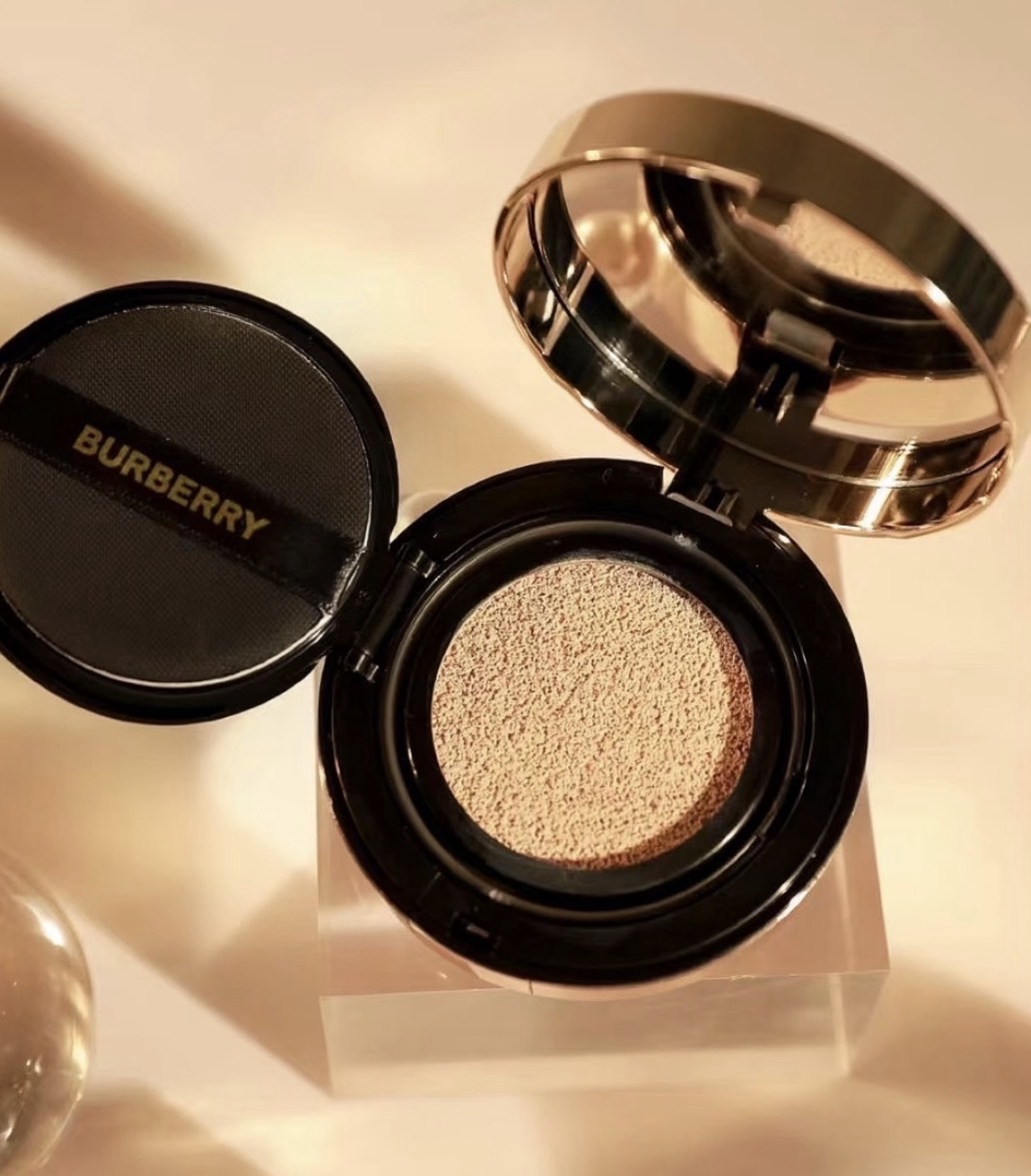 (預購商品)  Burberry鎏光煥彩恒顏氣墊14g