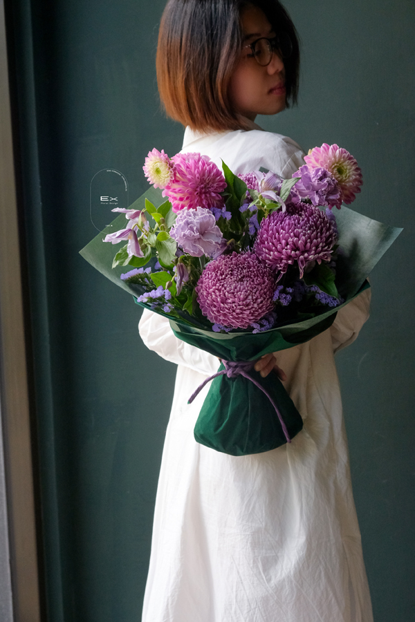 諾紫花徑 Noble Violet Path｜手綁花束 & 玻璃花瓶