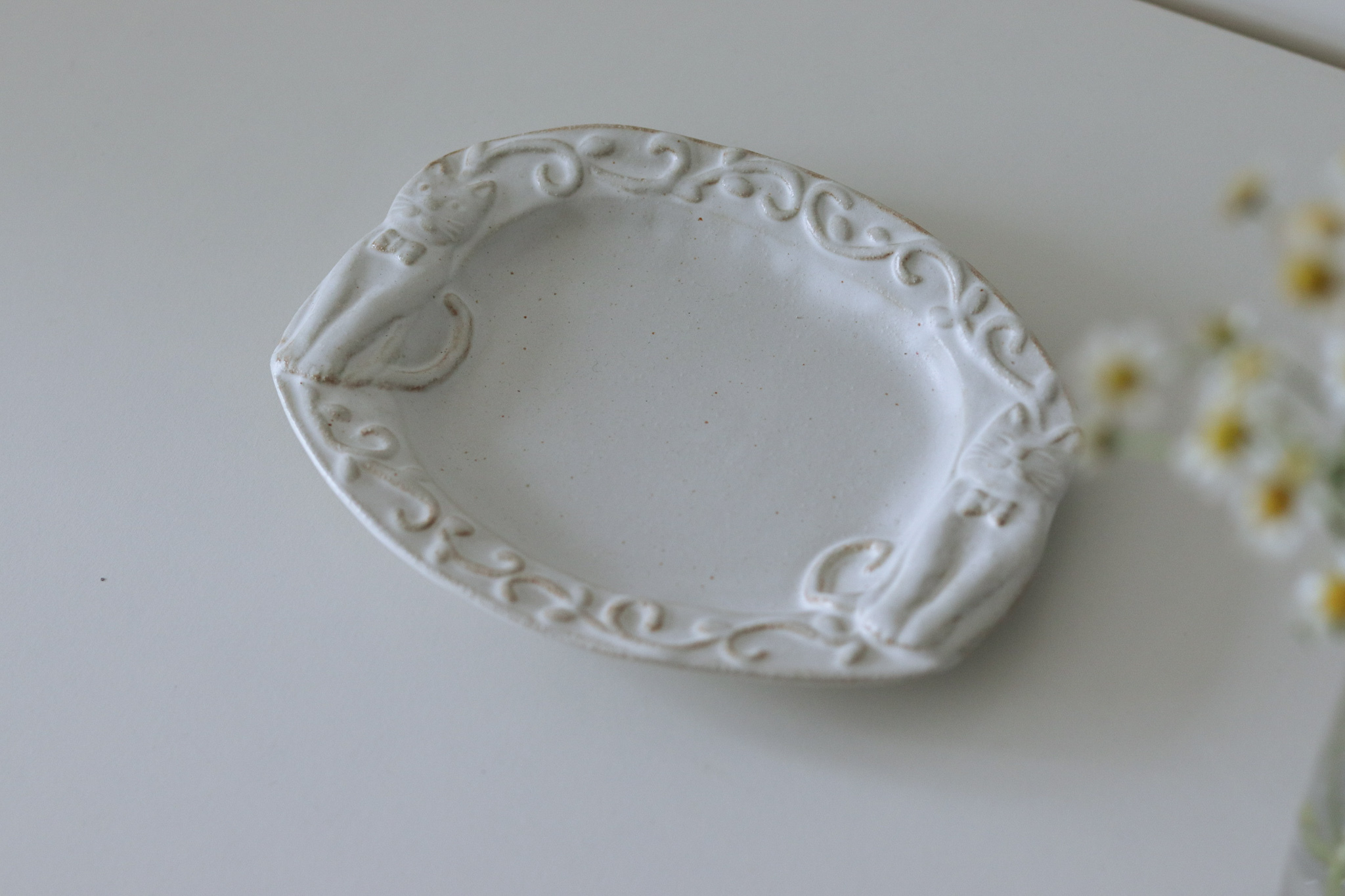 Mashiko Yaki 益子燒 若林健吾 宮沢賢治童話系列 貓咪浮雕 橢圓盤