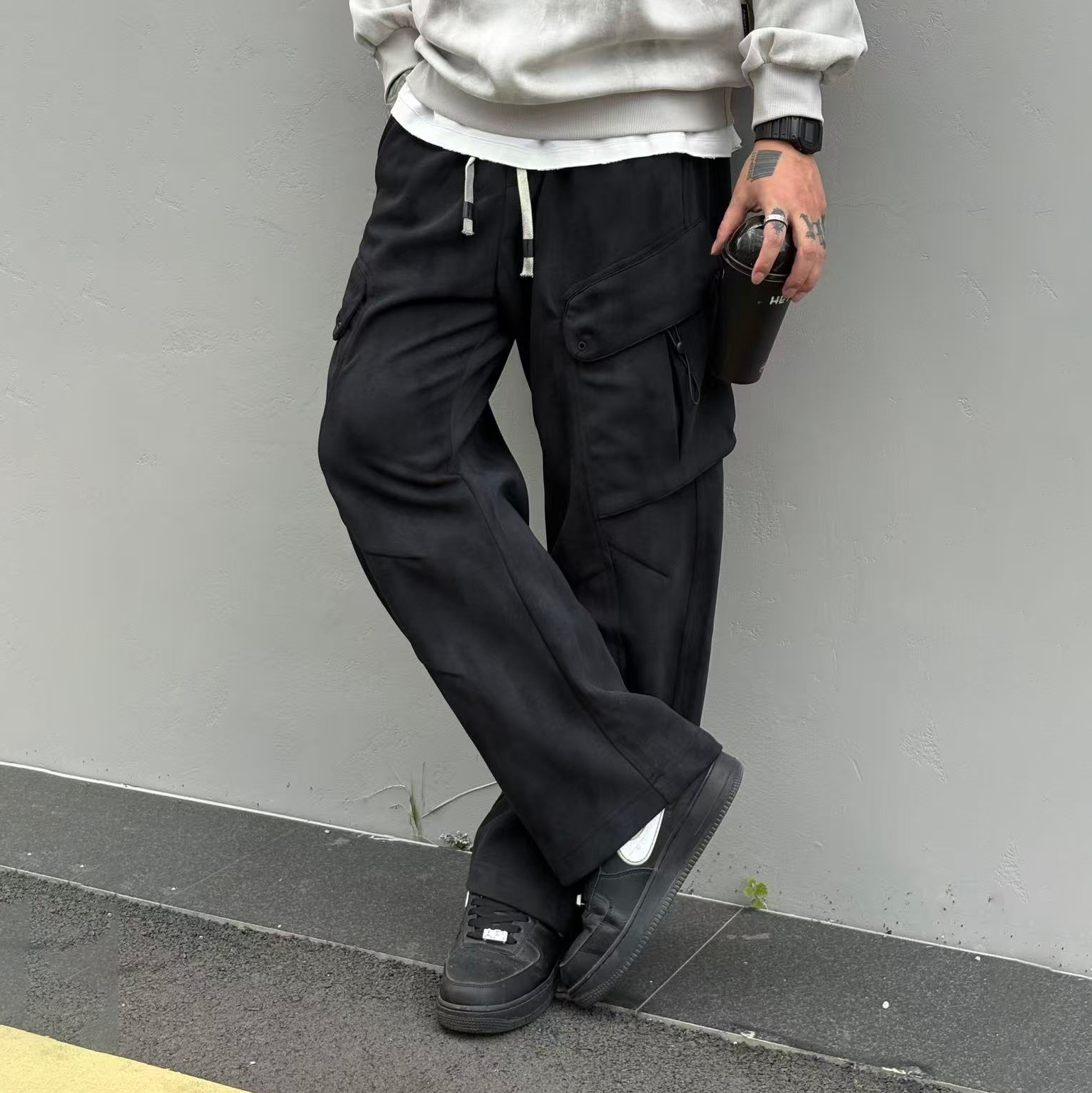 XCTRL 闊形斜剪裁棉褲-黑