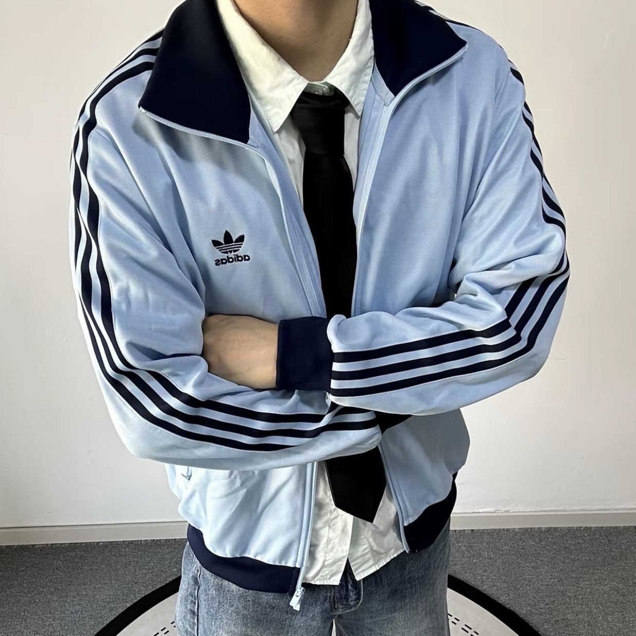 ADIDAS ORIGINALS 寶寶藍 合身 三線外套 羅紋立領 羅紋下擺 JP2521