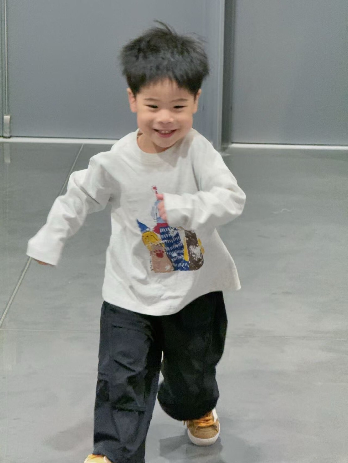 塗鴉小狗長袖Tee