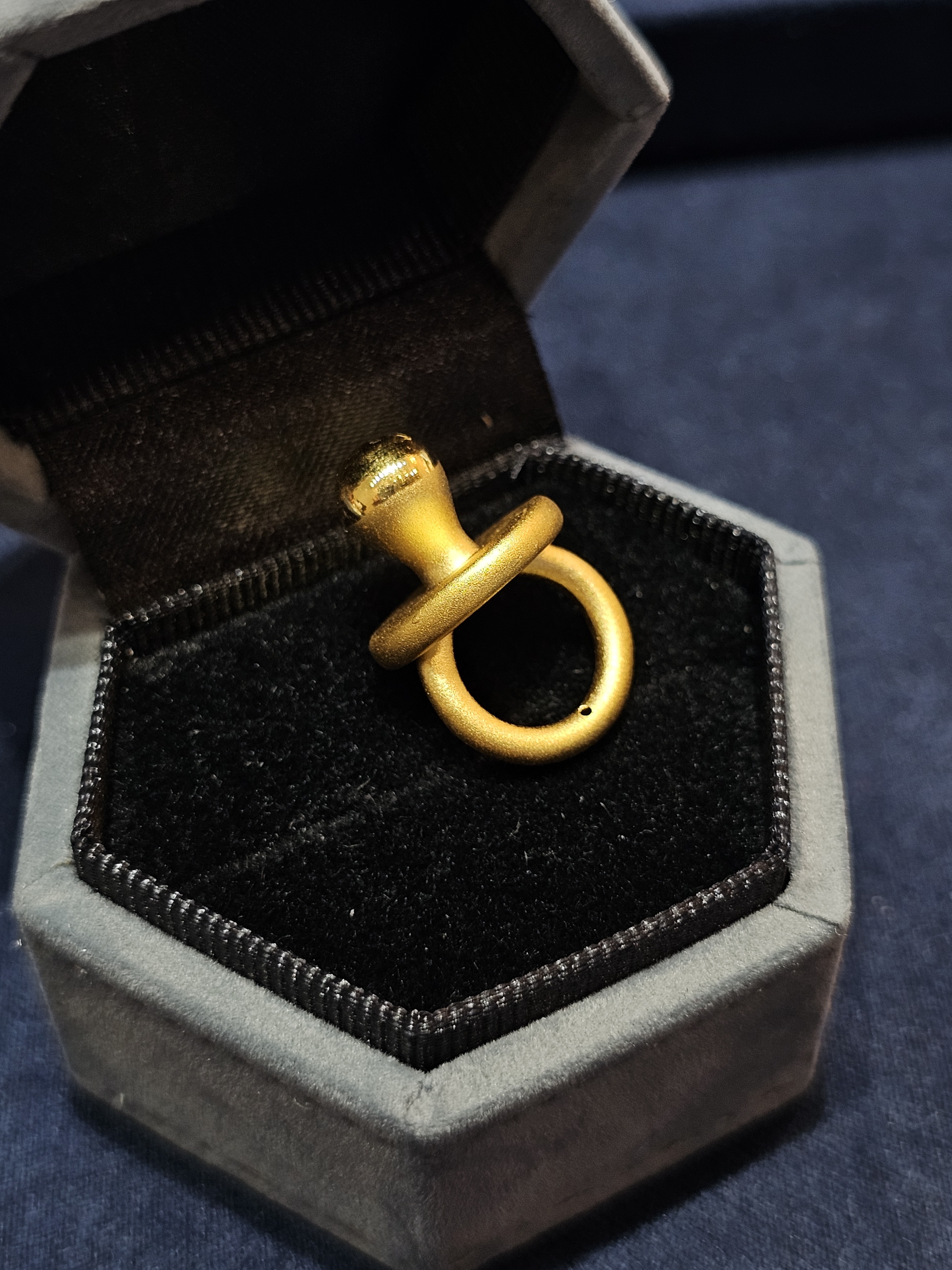 平安奶嘴金吊墜