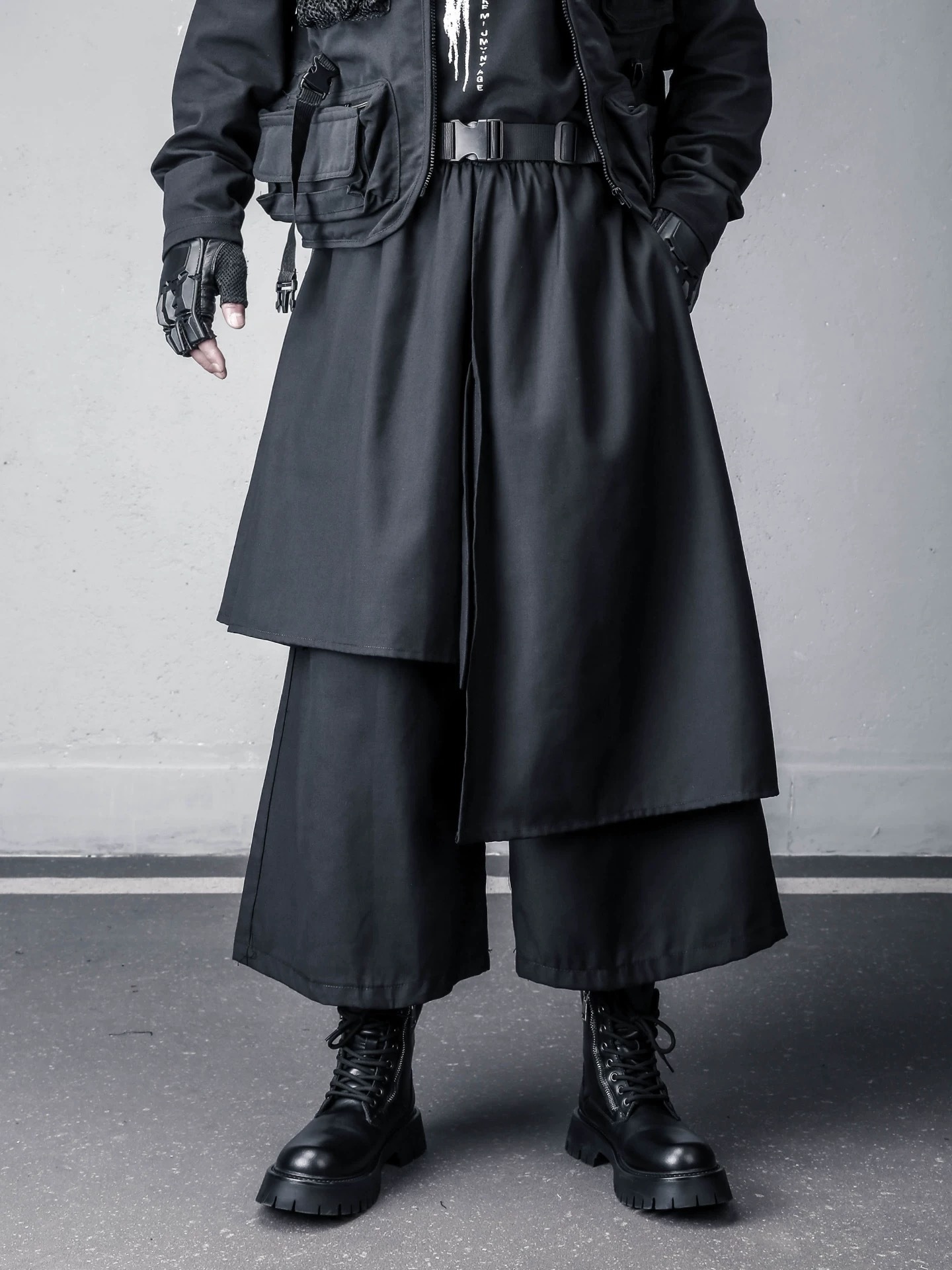 𝙏𝙀𝘾𝙃𝙒𝙀𝘼𝙍 多層解構不對稱九分褲