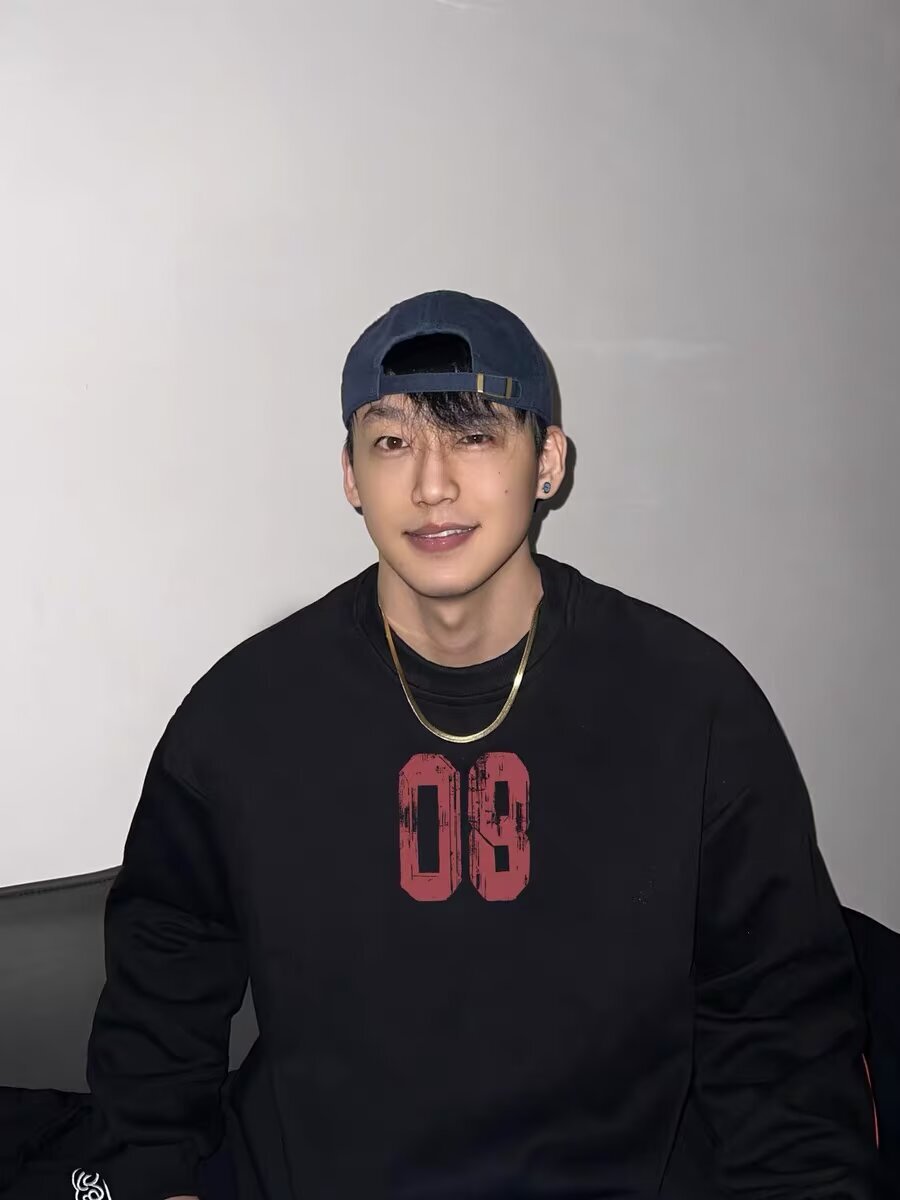 美式字母長袖大學T