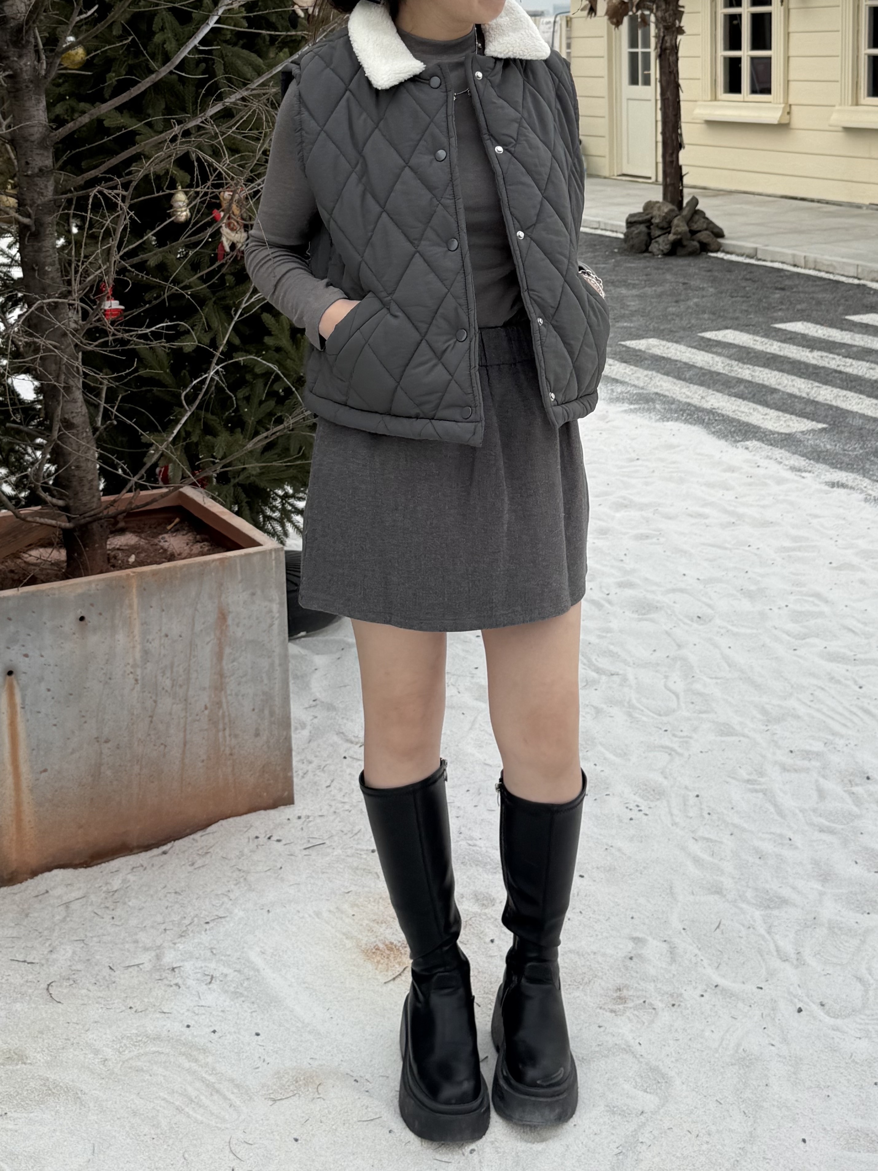 翻領毛毛菱格紋背心