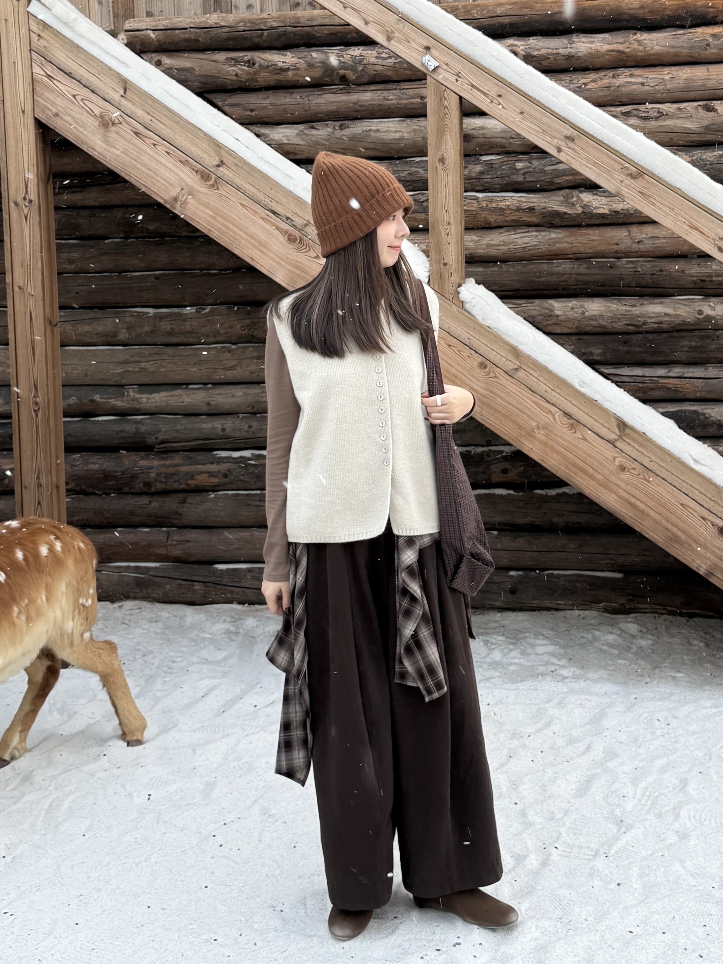 圓領排釦針織背心